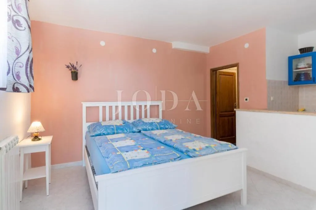 labin, okolica, kuća sa bazenom i prekrasnim pogledom na more - slika 27