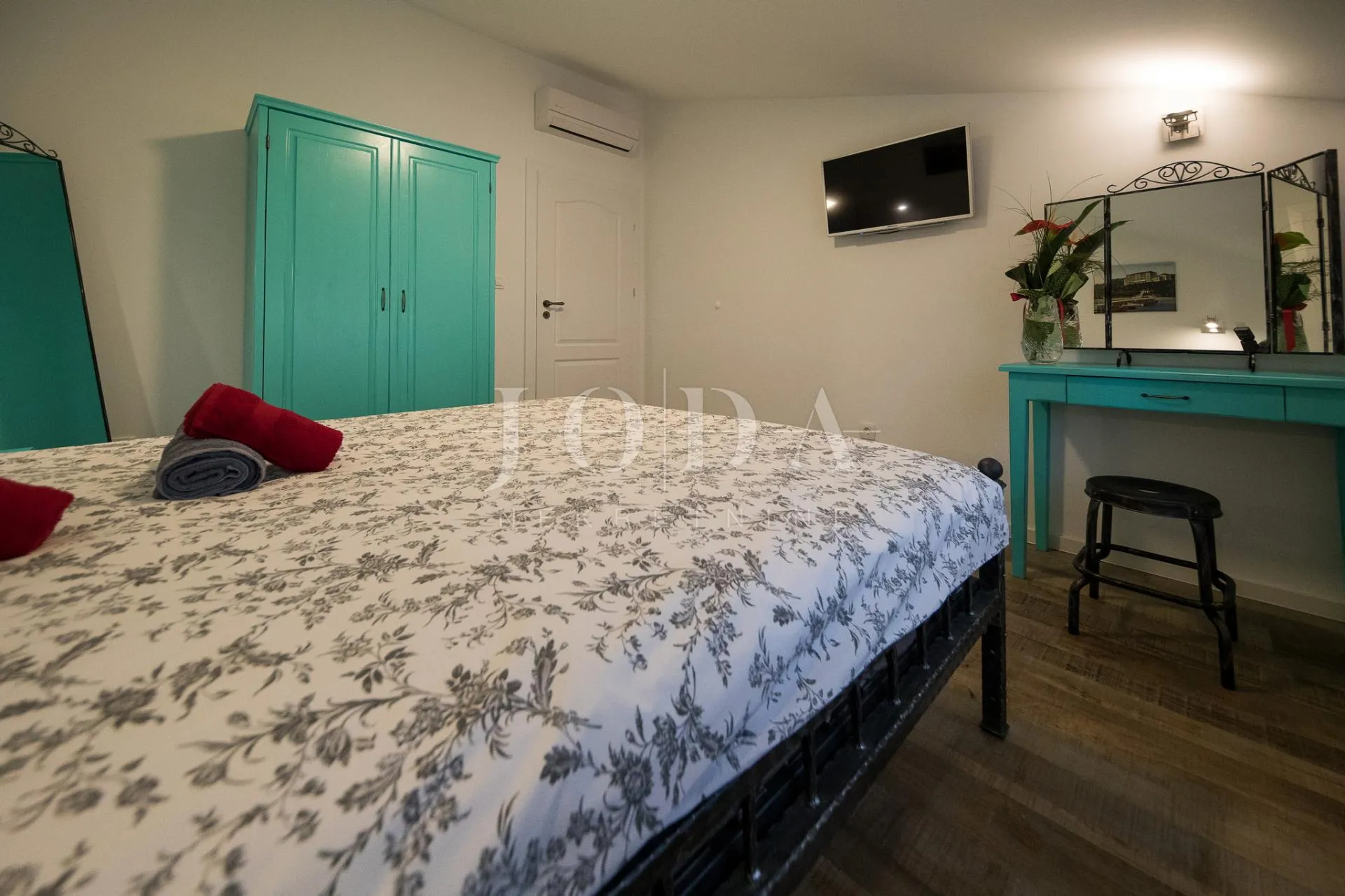 crni mol penthaus dva apartmana - slika 15