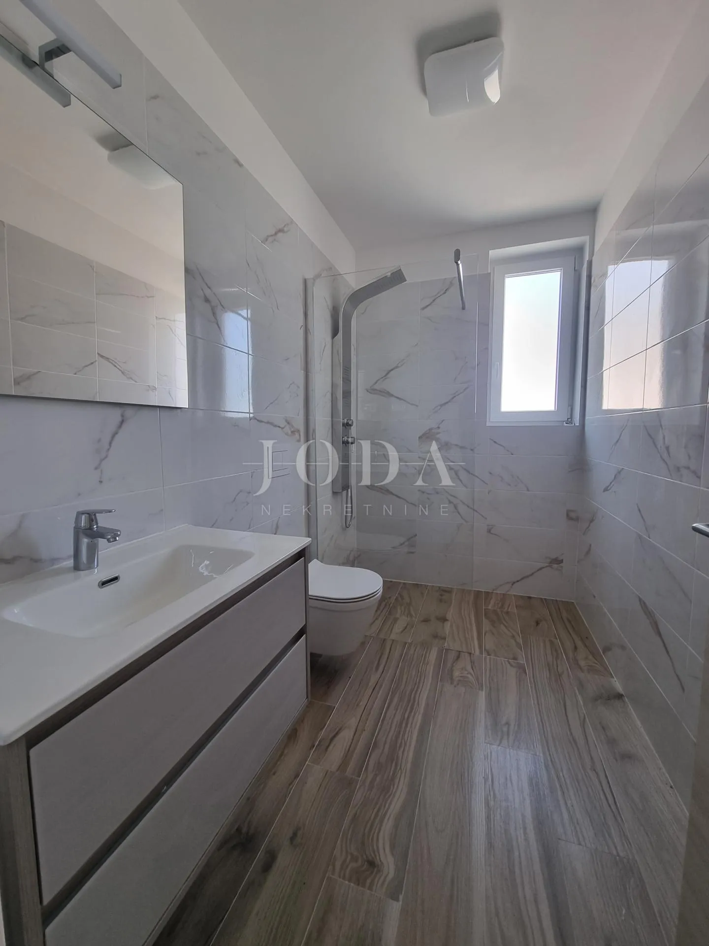 moderna novogradnja u središtu otoka krka - slika 9
