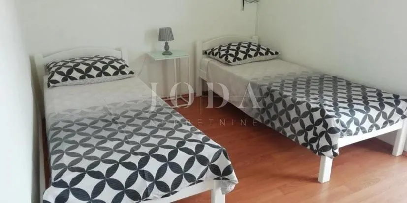 labin, okolica, kuća sa šest apartmana i pogledom na more - slika 12
