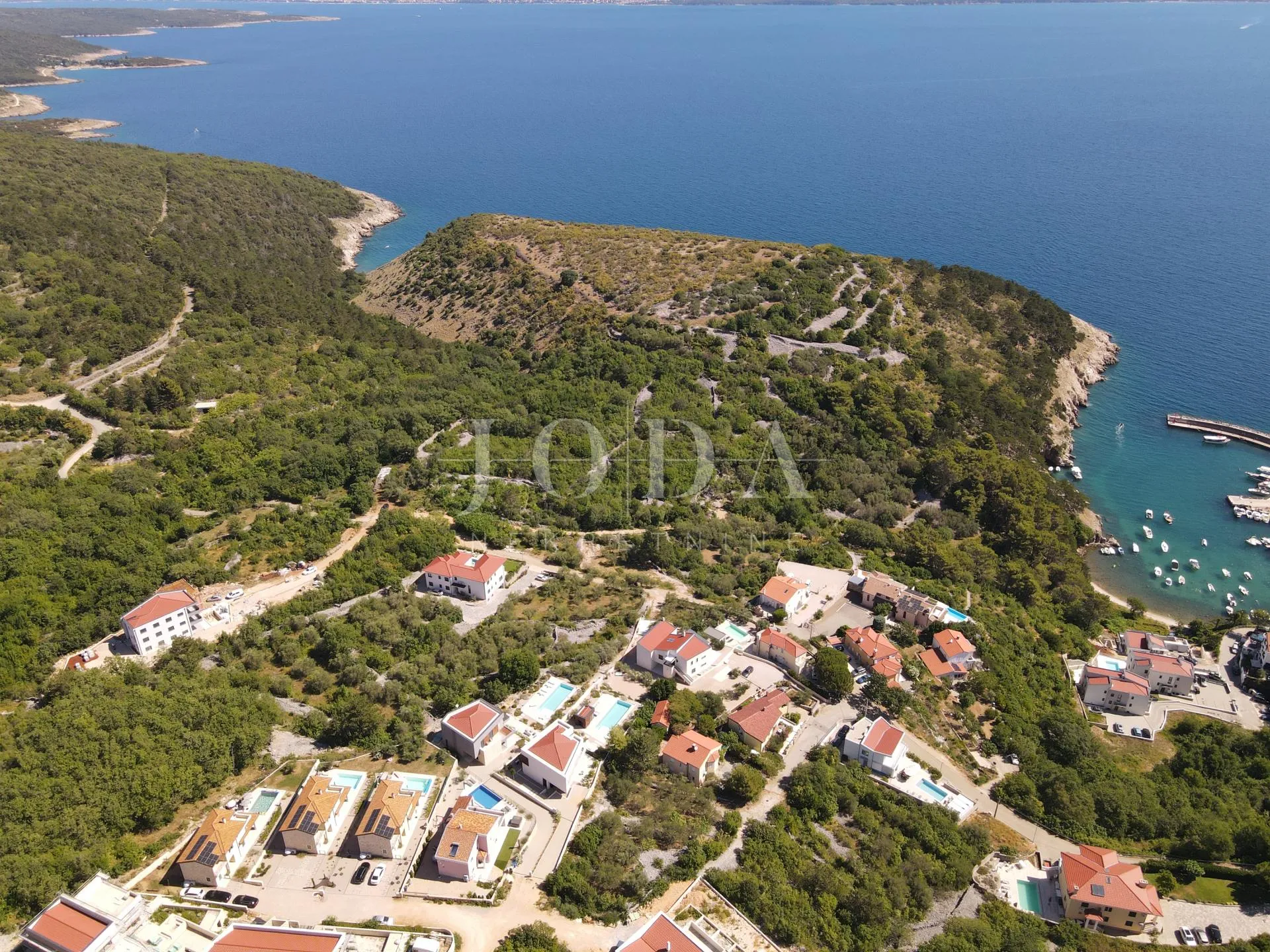 otok krk vrbnik stan sa bazenom u novogradnji - slika 23