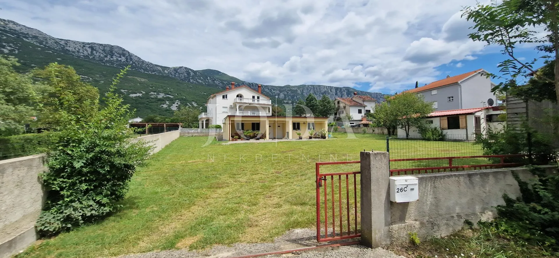 tribalj, lijepa kuća sa velikom okućnicom - slika 1