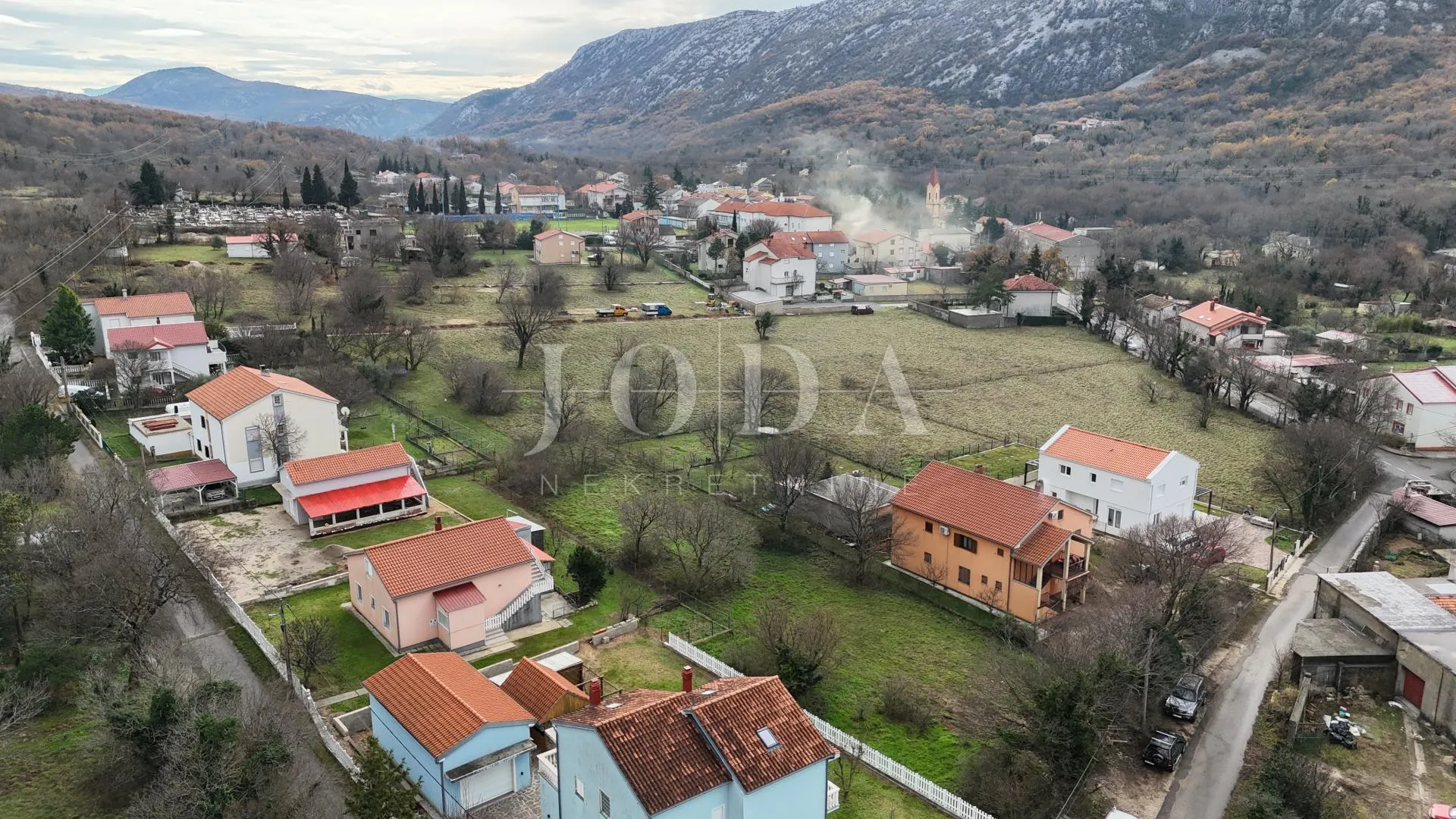 tribalj – građevinsko zemljište u centru, ravan teren, infrastruktura na parceli - slika 7
