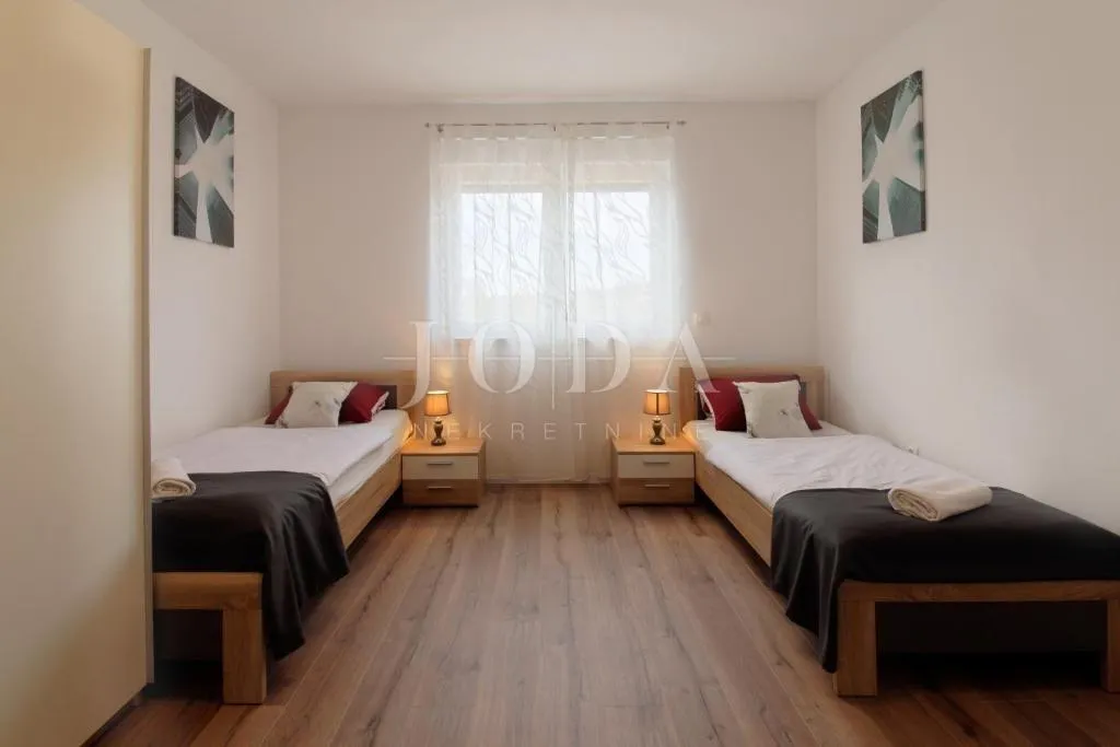 buje, okolica, prekrasna kuća za odmor sa bazenom - slika 25