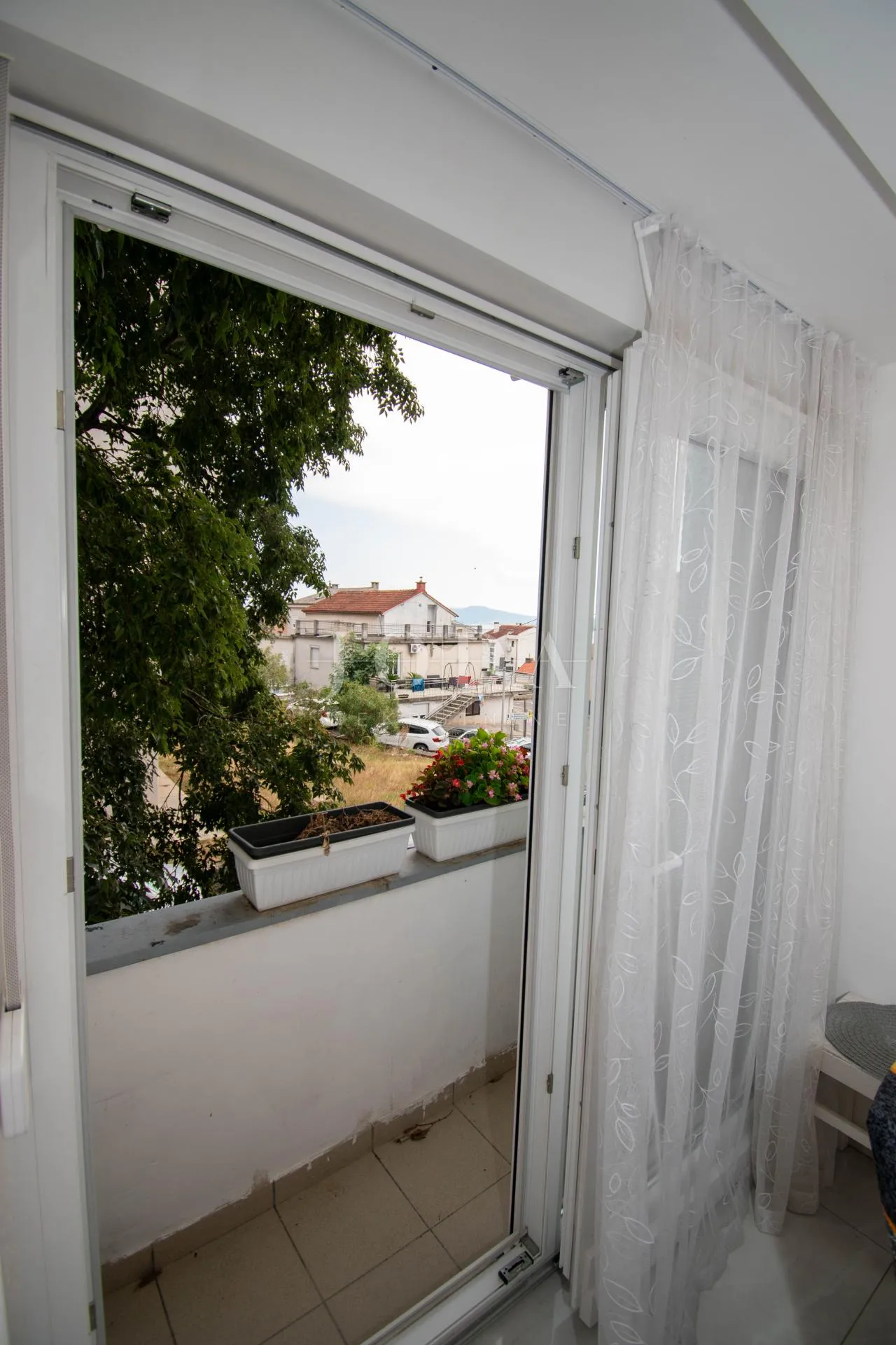 crikvenica-dvosobni stan širi centar - slika 15