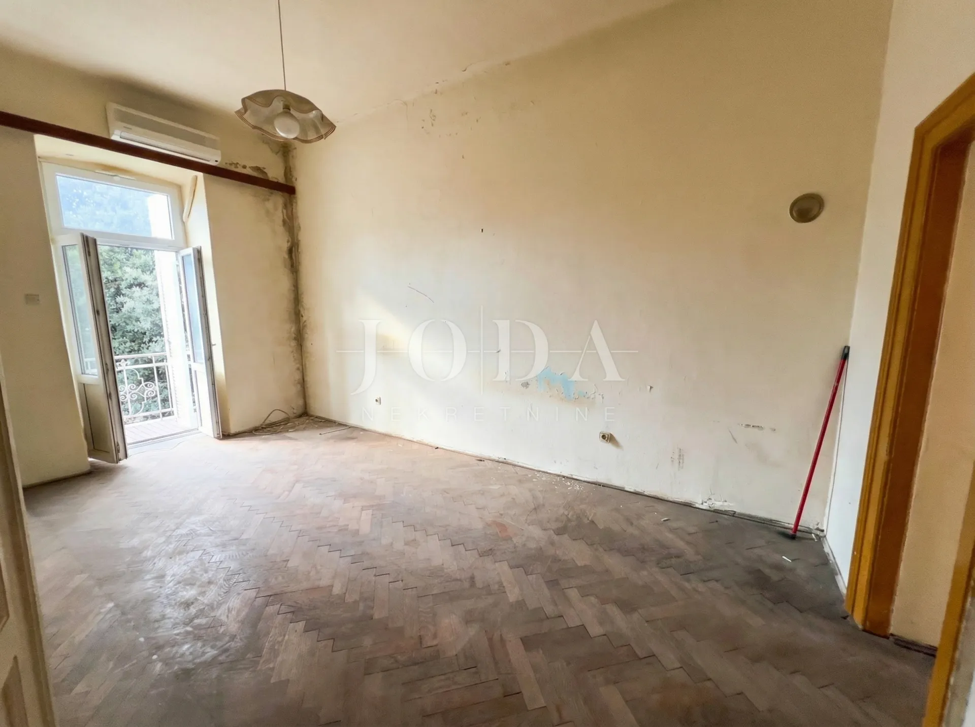 stan za adaptaciju na ekskluzivnoj lokaciji - slika 13