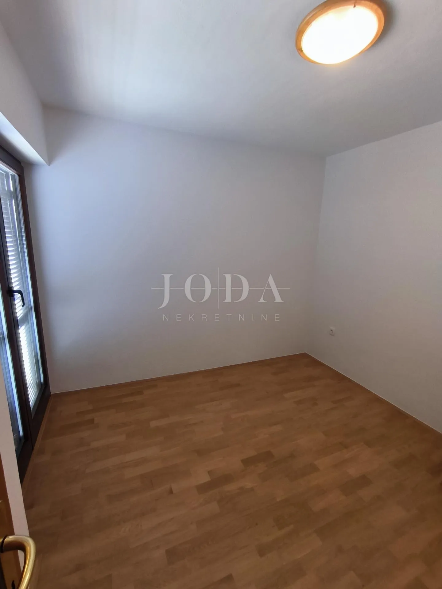 apartman sa bazenom - slika 21