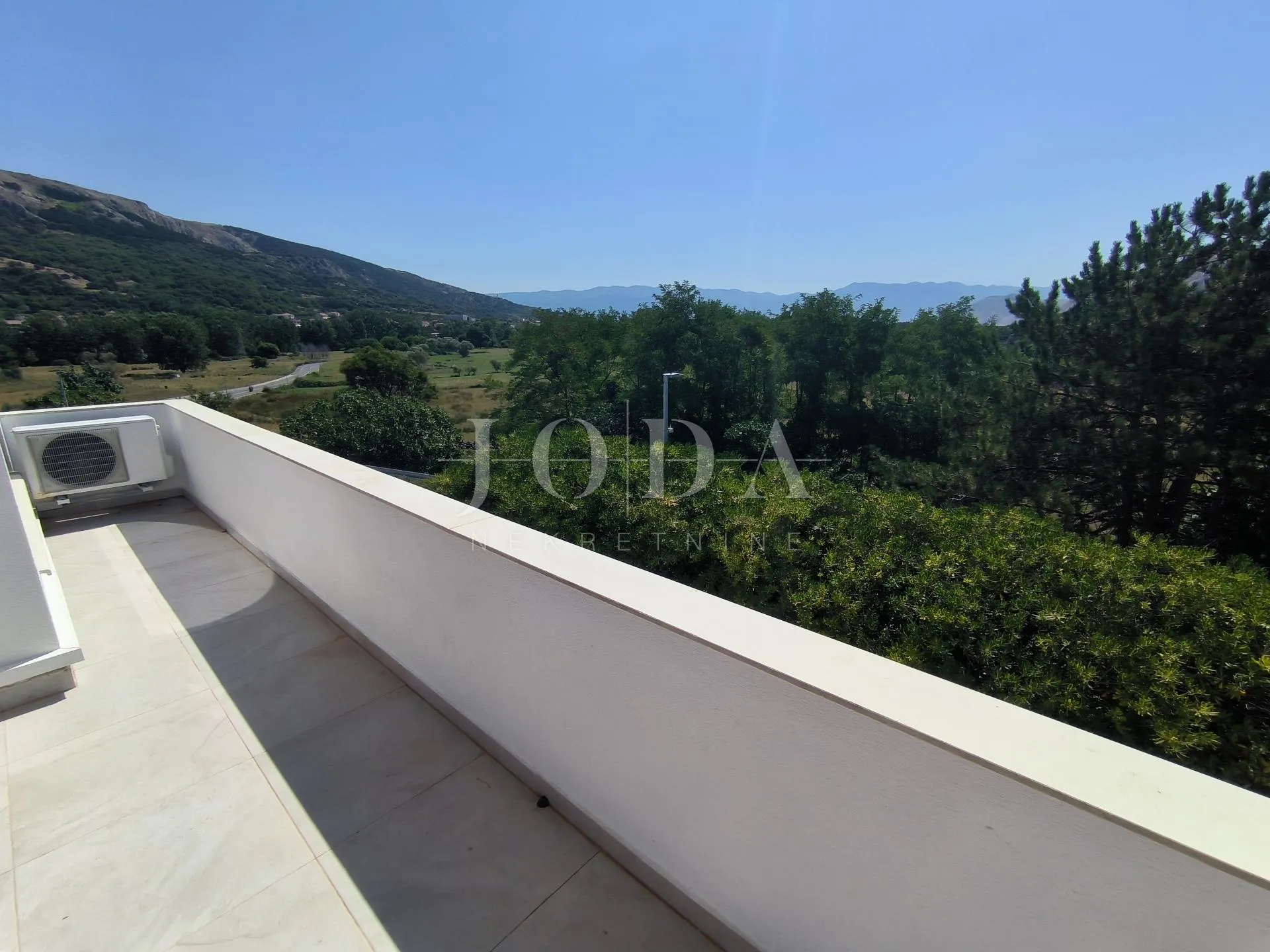 apartman sa bazenom - slika 22