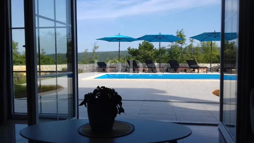 otok krk kuća sa bazenom i panoramskim pogledom - slika 4