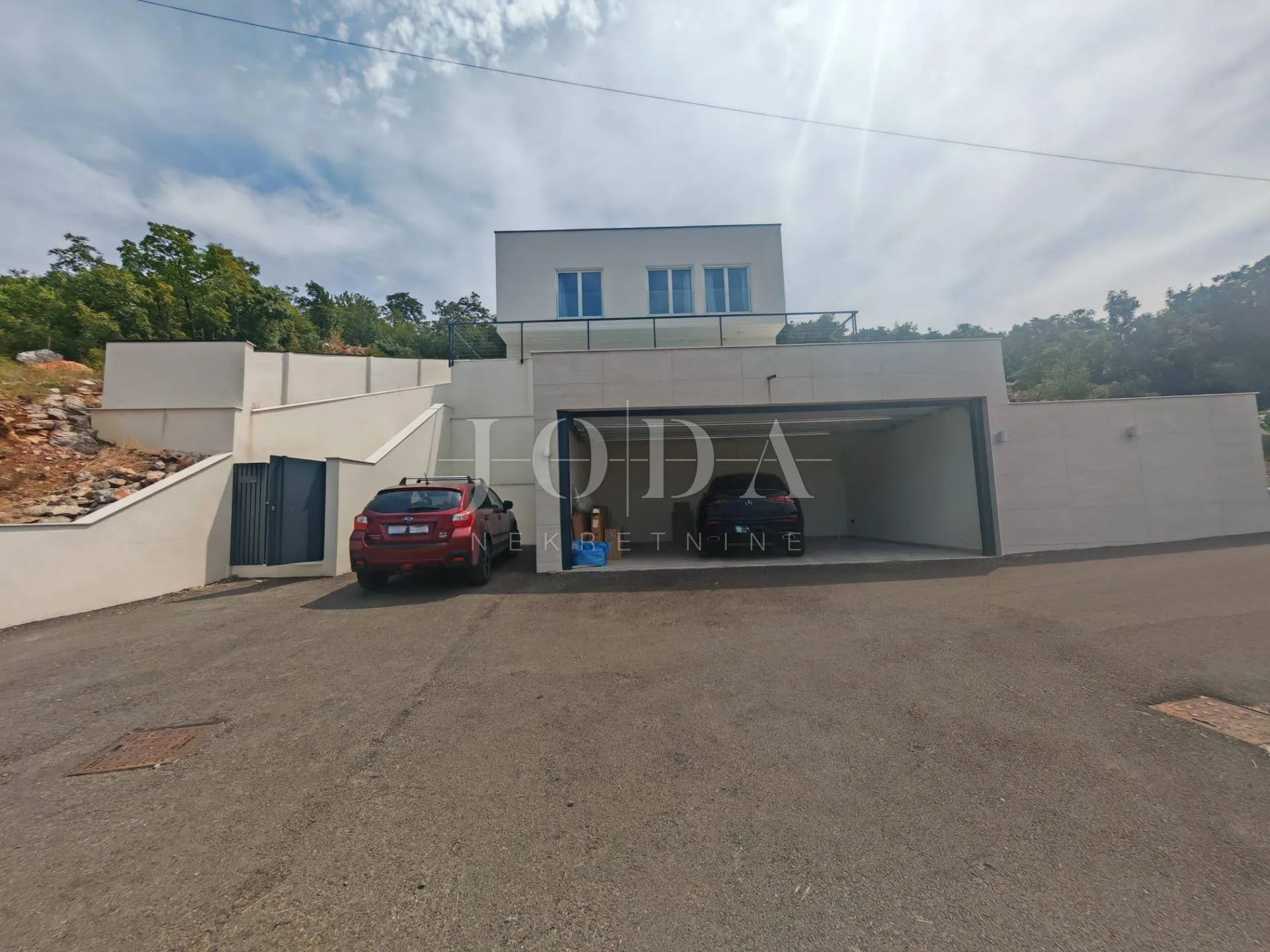 moderna novogradnja s bazenom - slika 7