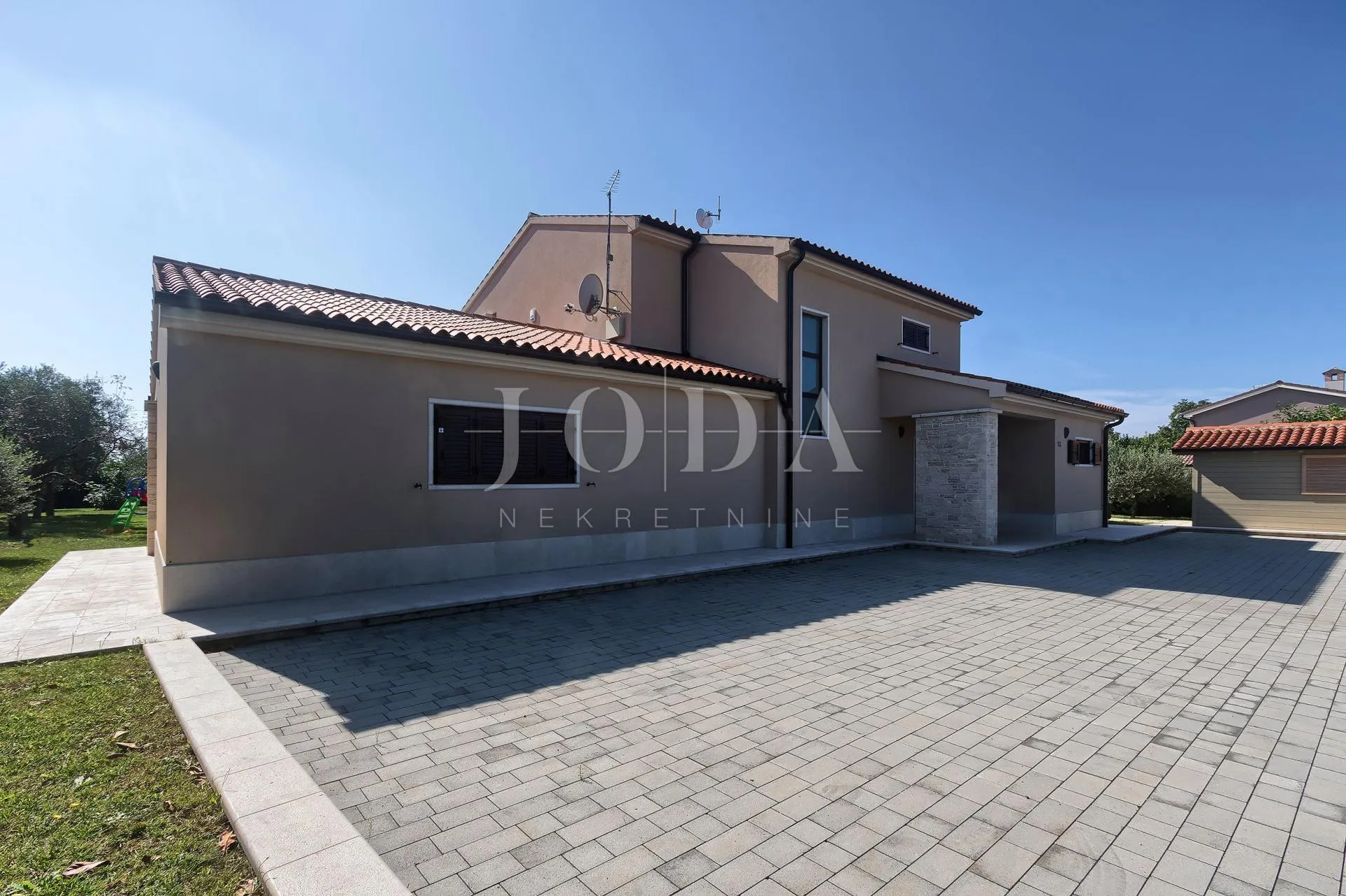 svetvinčenat, okolica, prekrasna villa sa bazenom - slika 10