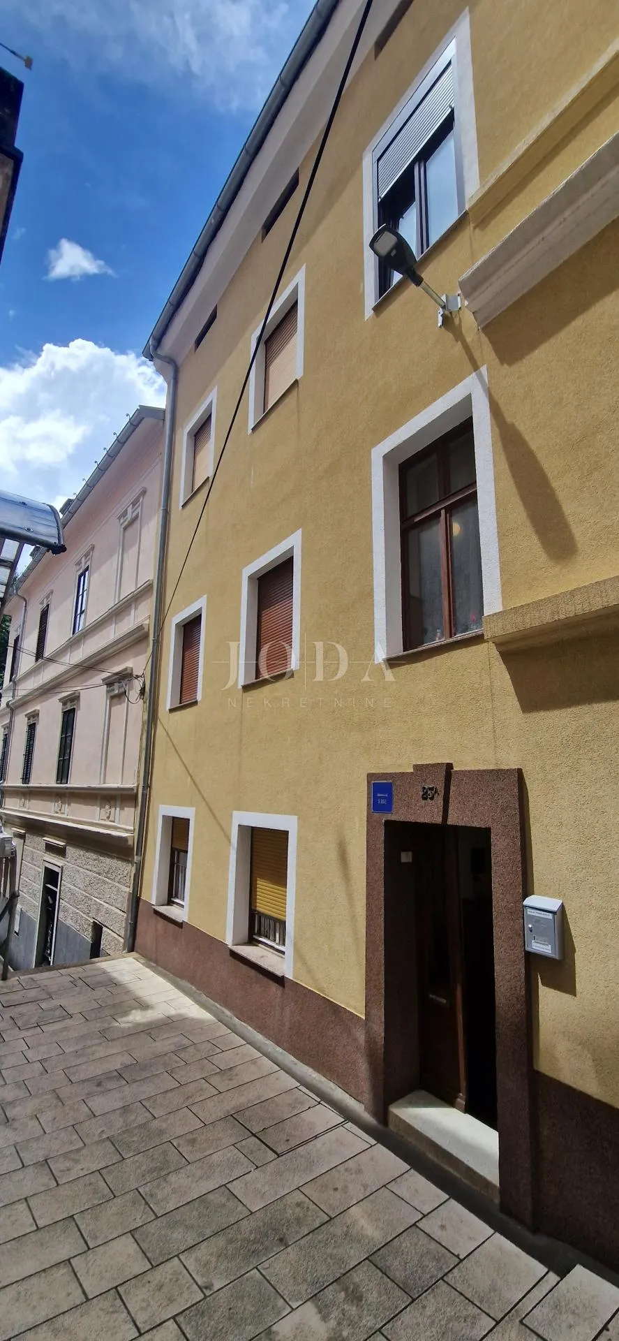 crikvenica, kuća u centru sa uhodanim turističkim poslovanjem - slika 2