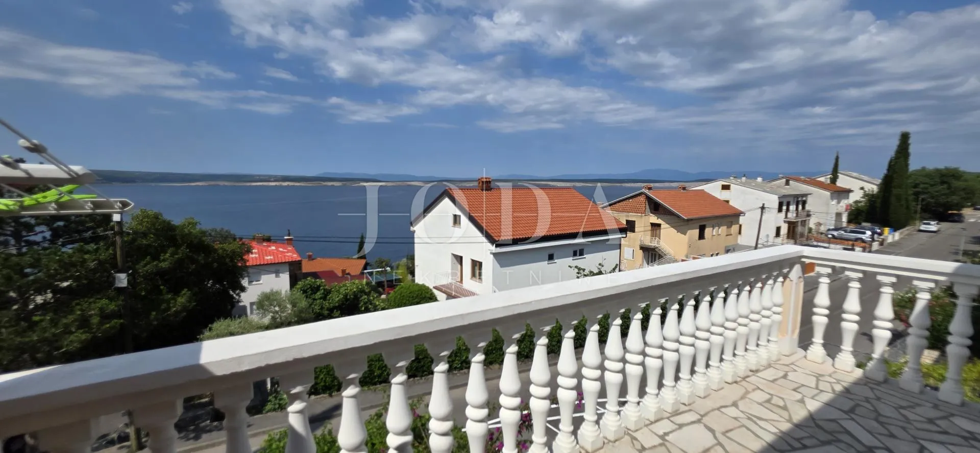 prostrana kuća s 5 apartmana, 100 m od mora – idealna za turizam! - slika 25