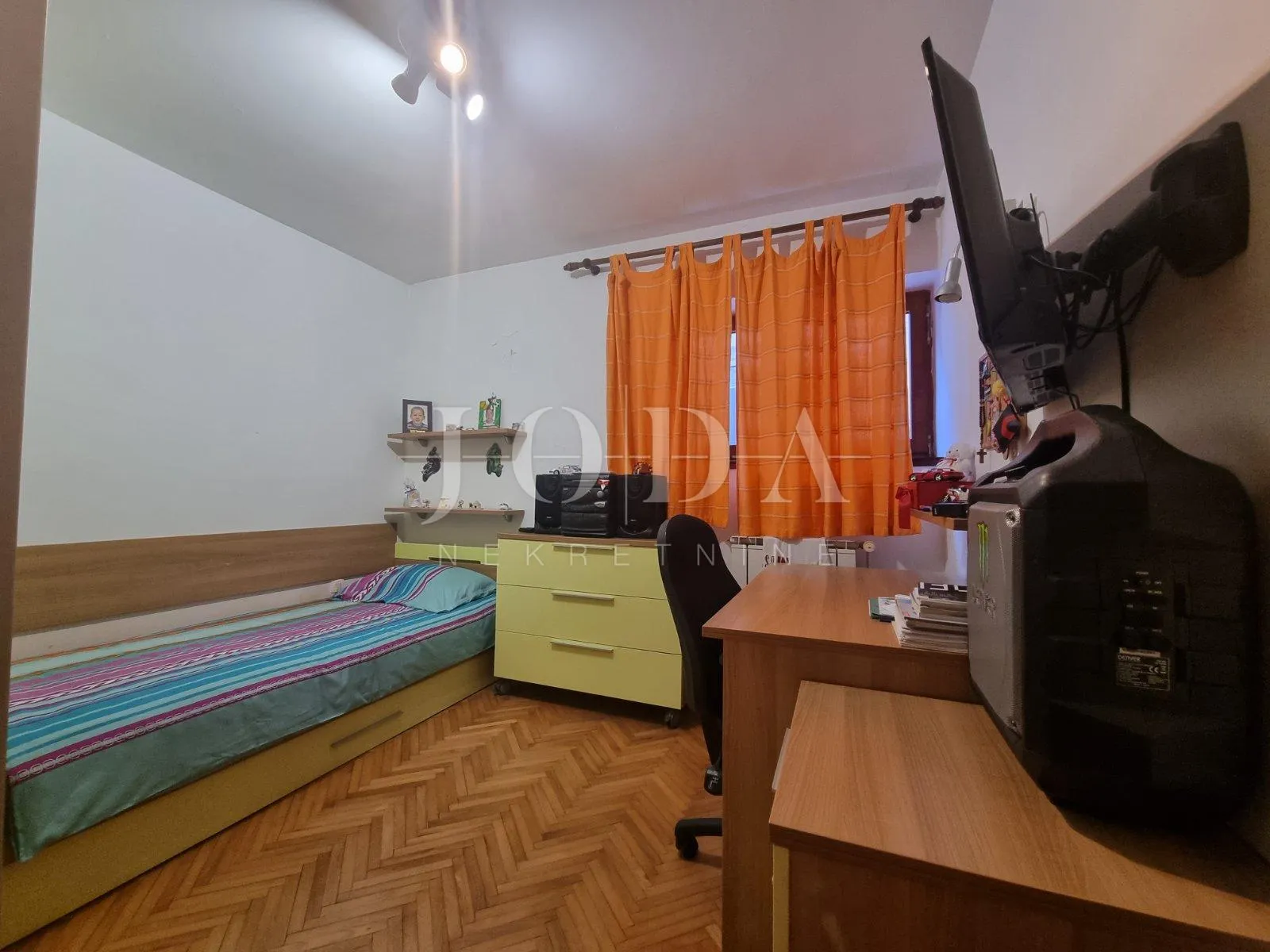 crikvenica, trosobni stan u širem centru grada - slika 12