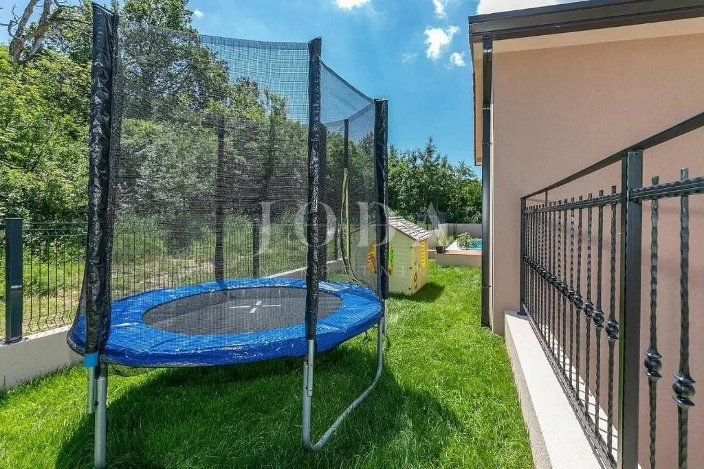 labin, villa sa bazenom na traženoj lokaciji - slika 16
