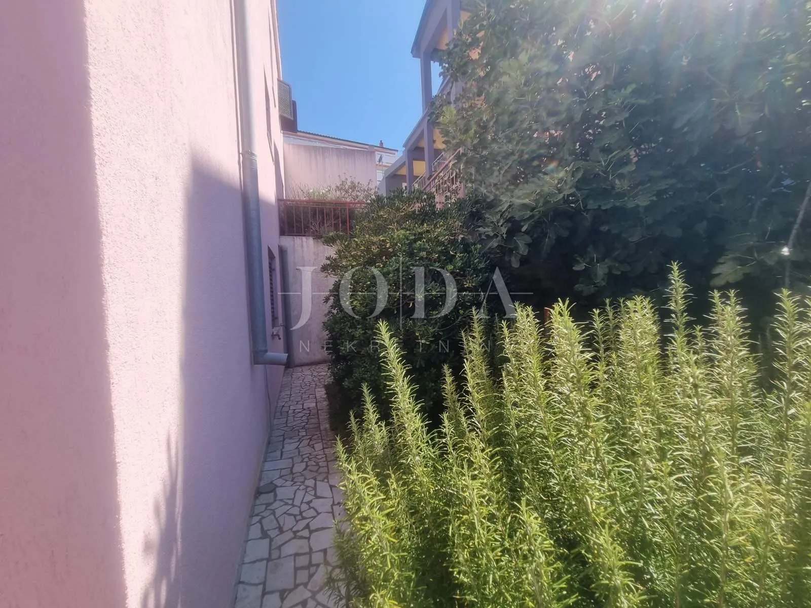 senj, kuća sa četiri stambene jedinice - slika 27