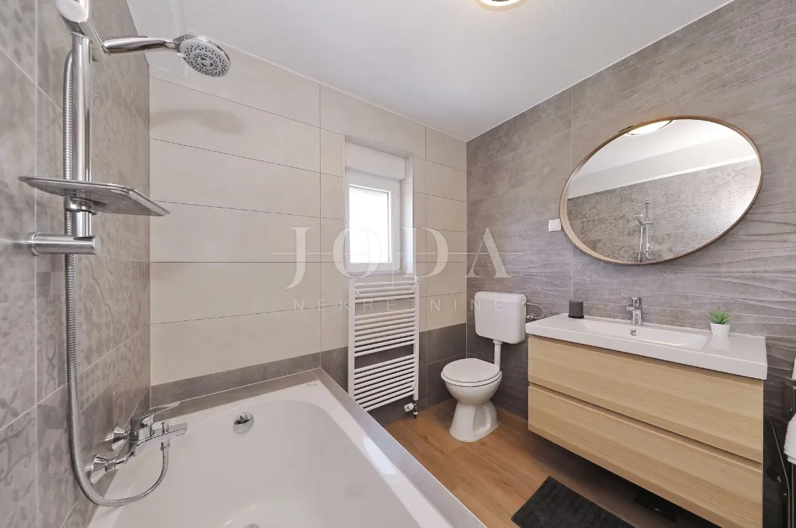 seline, starigrad - luksuzna villa s bazenom - slika 44