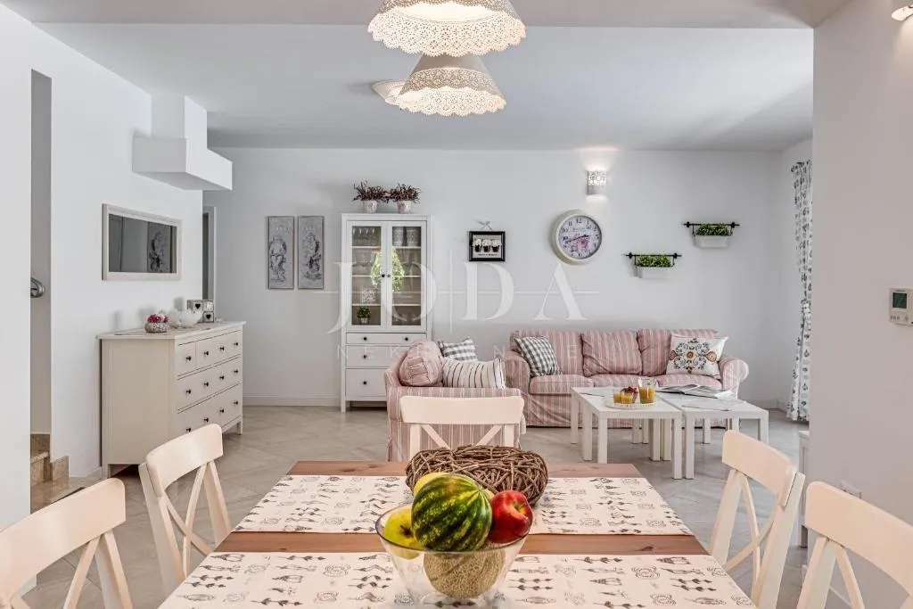 labin, okolica, šarmantna istarska villa - slika 12