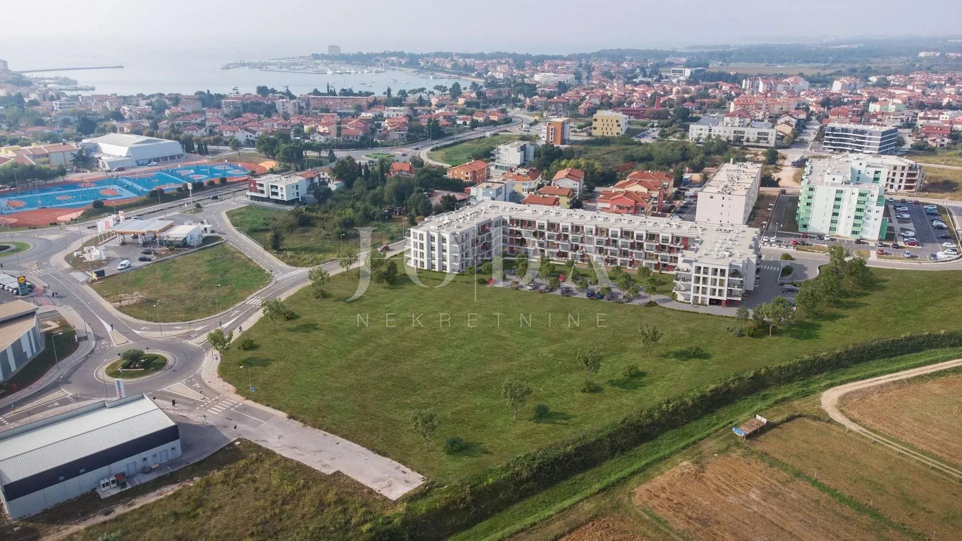 umag - 2s+db s garažom i parkingom u novogradnji - slika 8