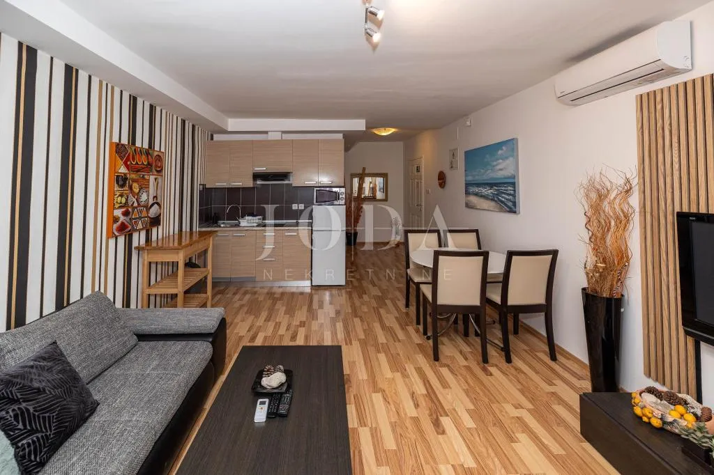 dramalj-kuca sa 7 apartmana - slika 24