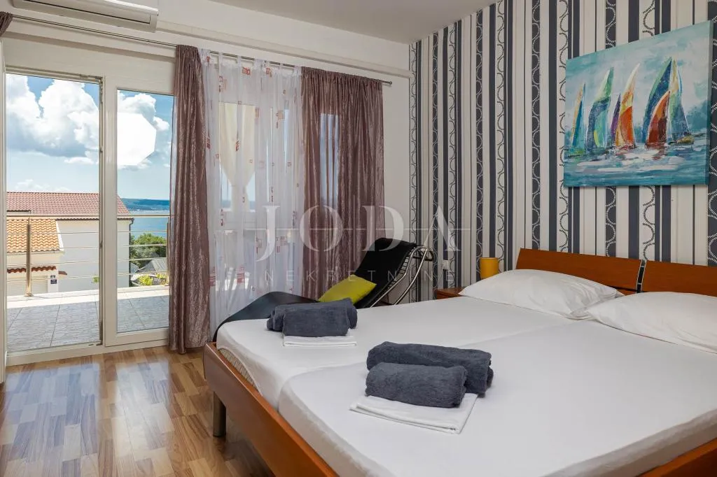 dramalj-kuca sa 7 apartmana - slika 12