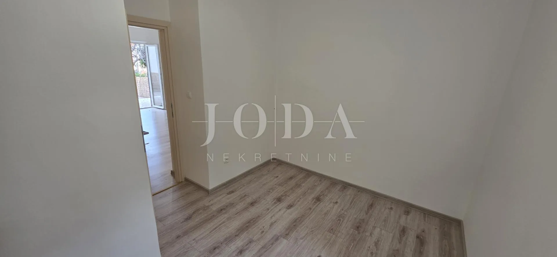 renoviran trosoban stan s dvorištem i pogledom na more – crikvenica, 52 m² - slika 12