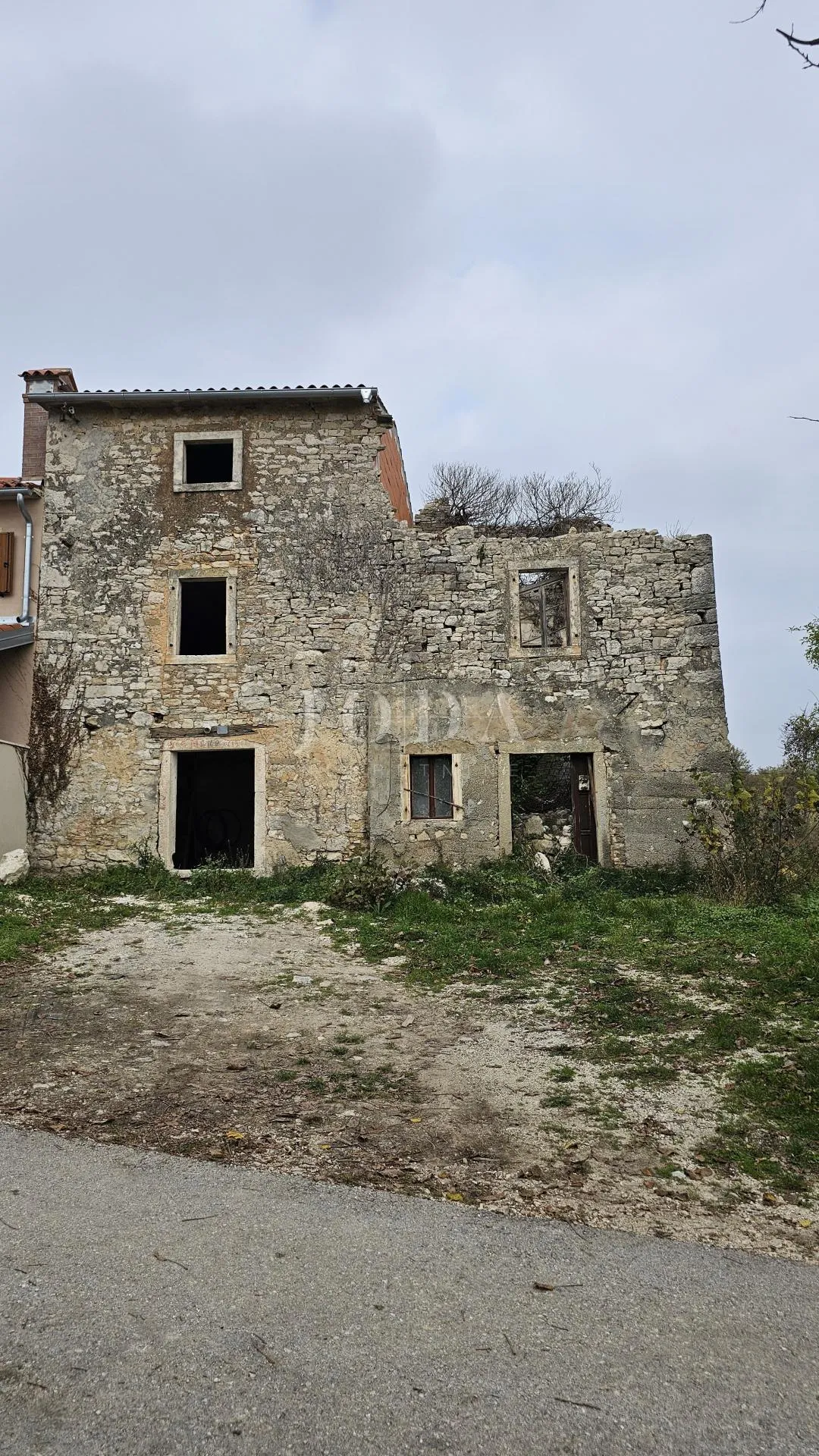 popust!prilika!kamena kuća u nizu sa panoramskim pogledom,buje okolica - slika 19
