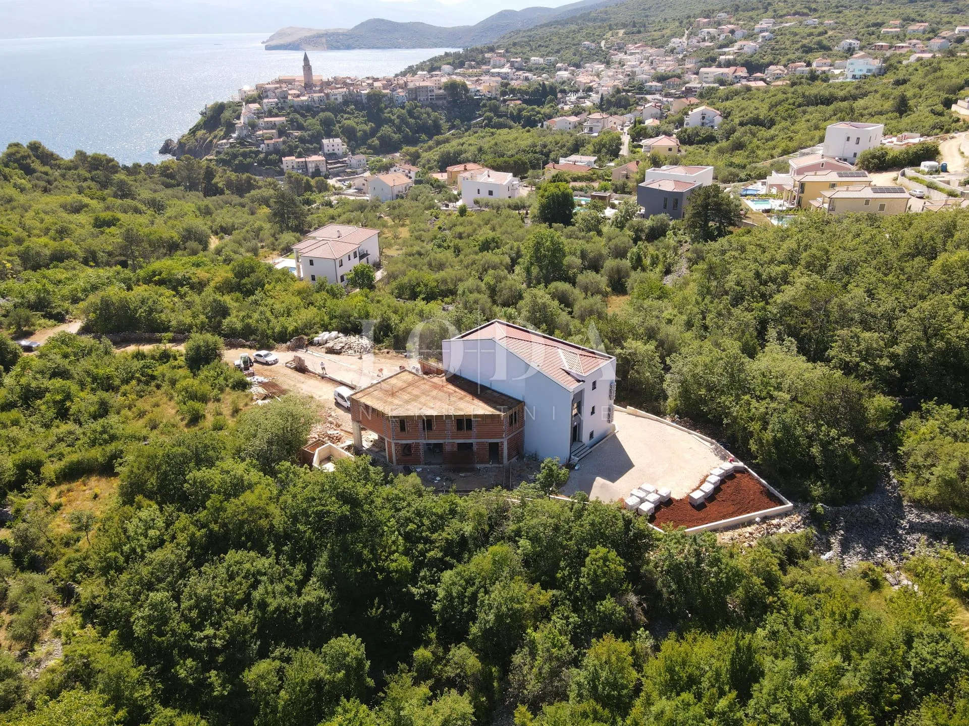 otok krk vrbnik stan sa bazenom u novogradnji - slika 8