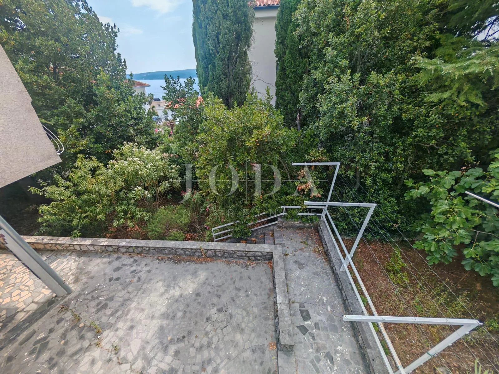 kuća s potencijalom u centru dramlja - slika 31