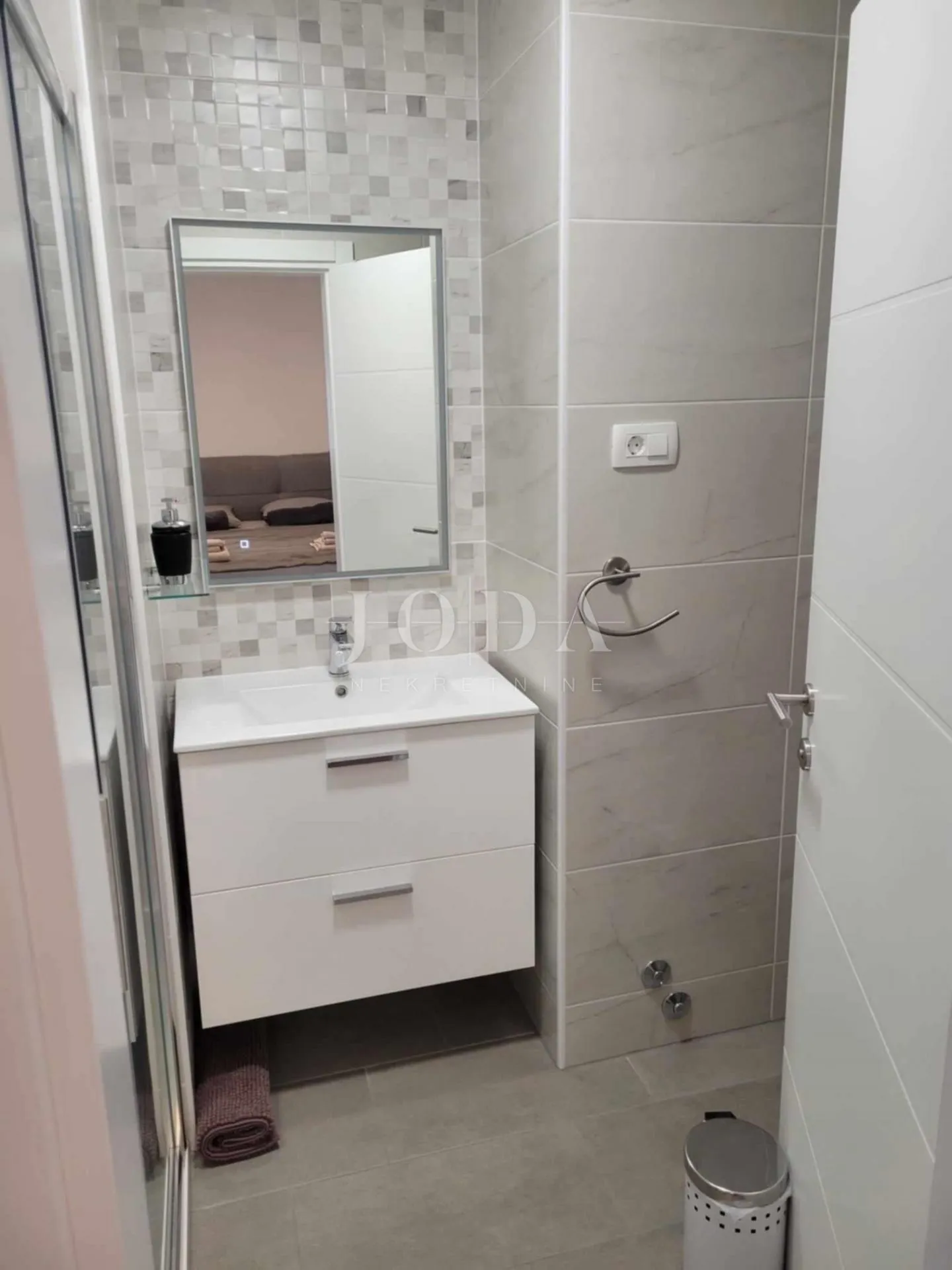 šilo kuća sa 3 apartmana - slika 28