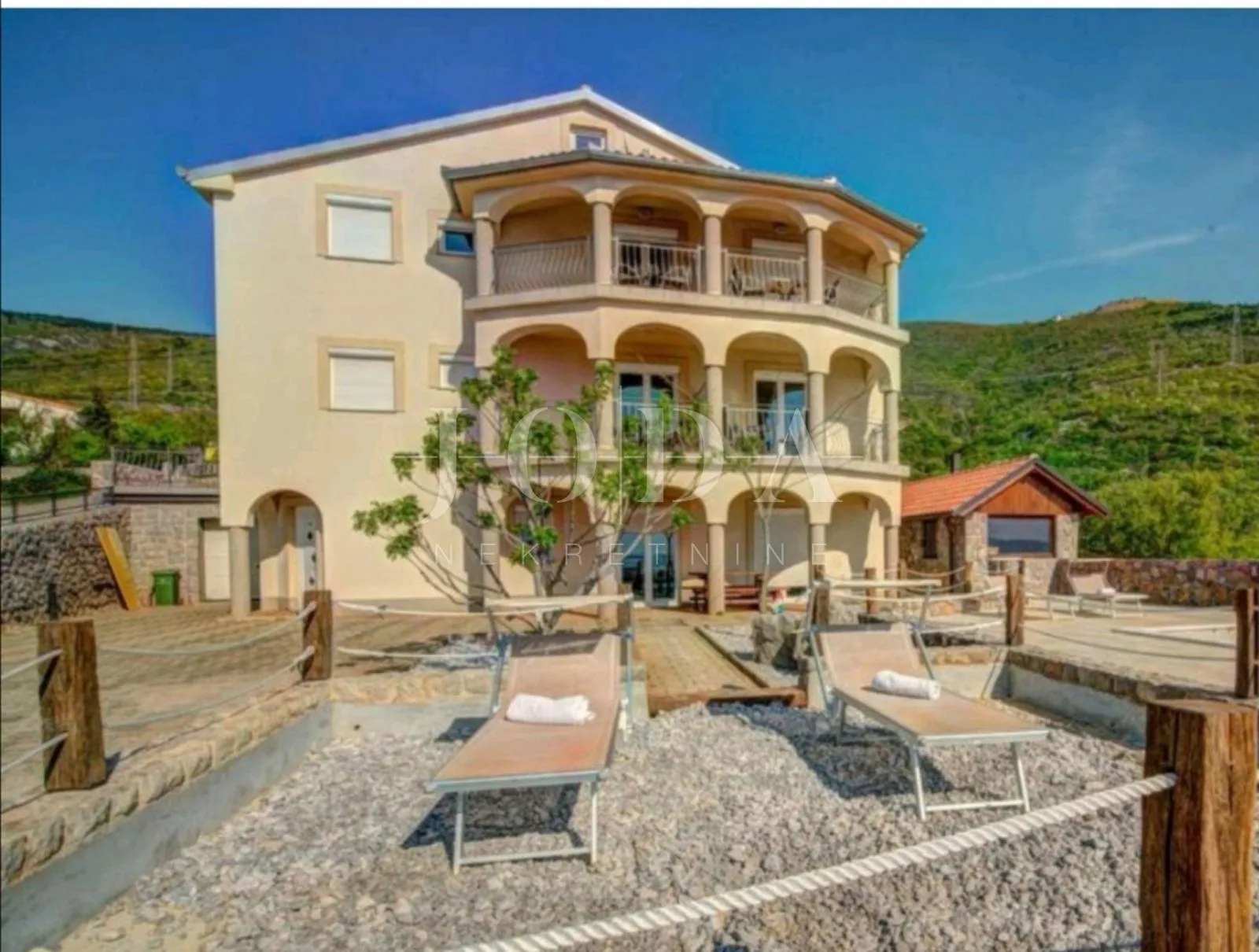 sveti juraj, kuća sa pet stambenih jedinica - slika 30
