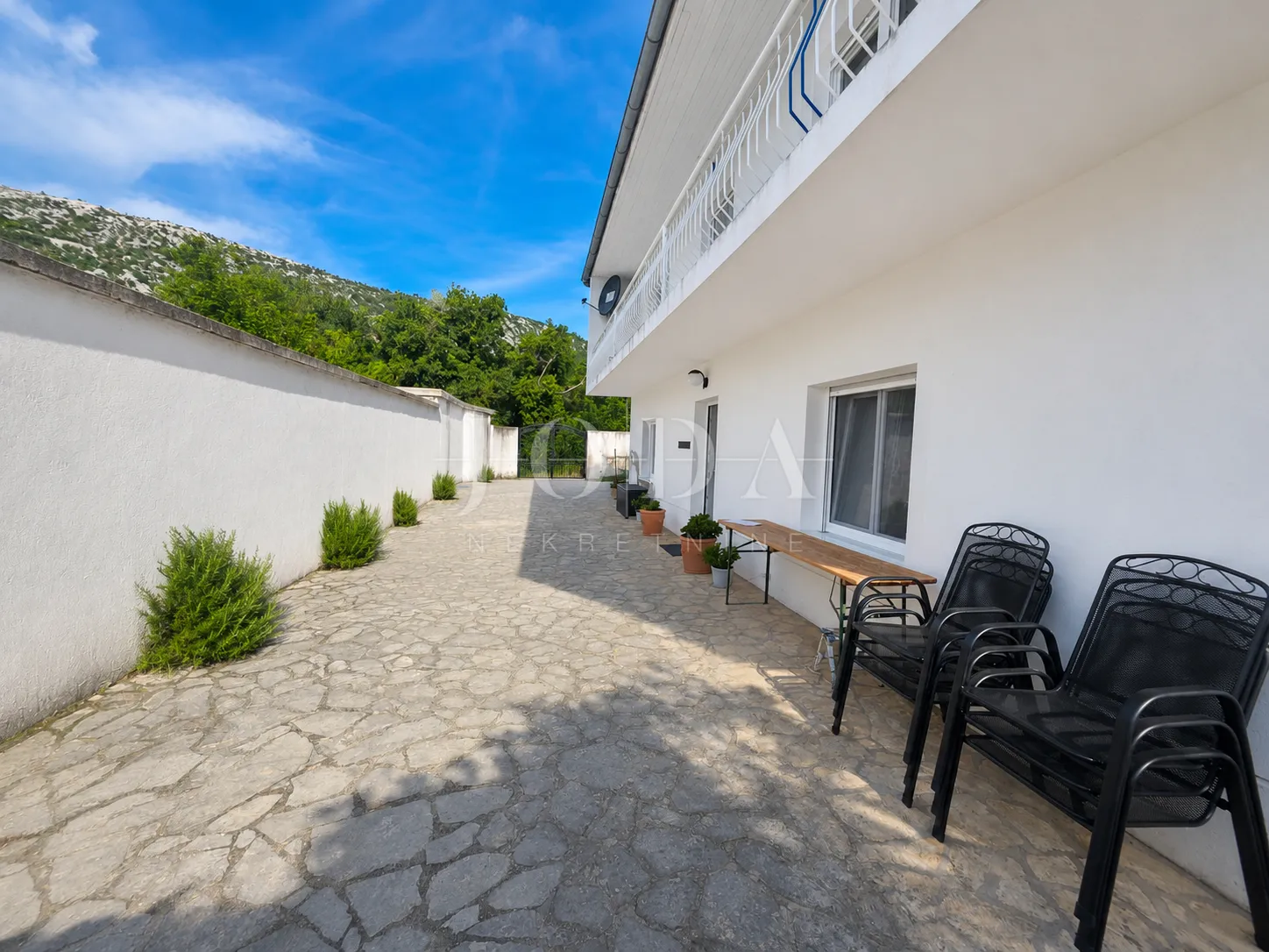 bribir, kuća sa dva stana - slika 3