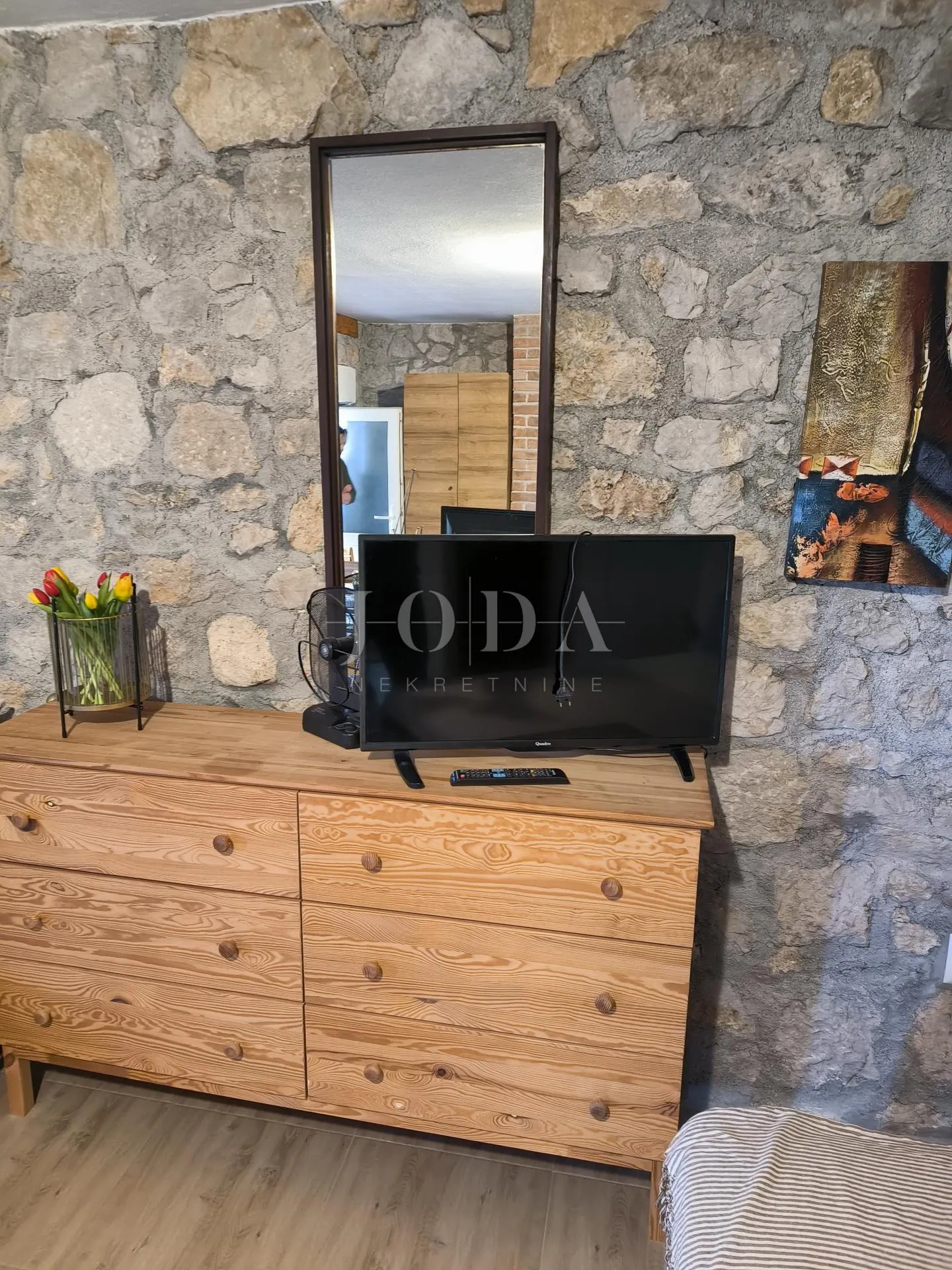 kuća sa dva adaptirana apartmana - slika 13