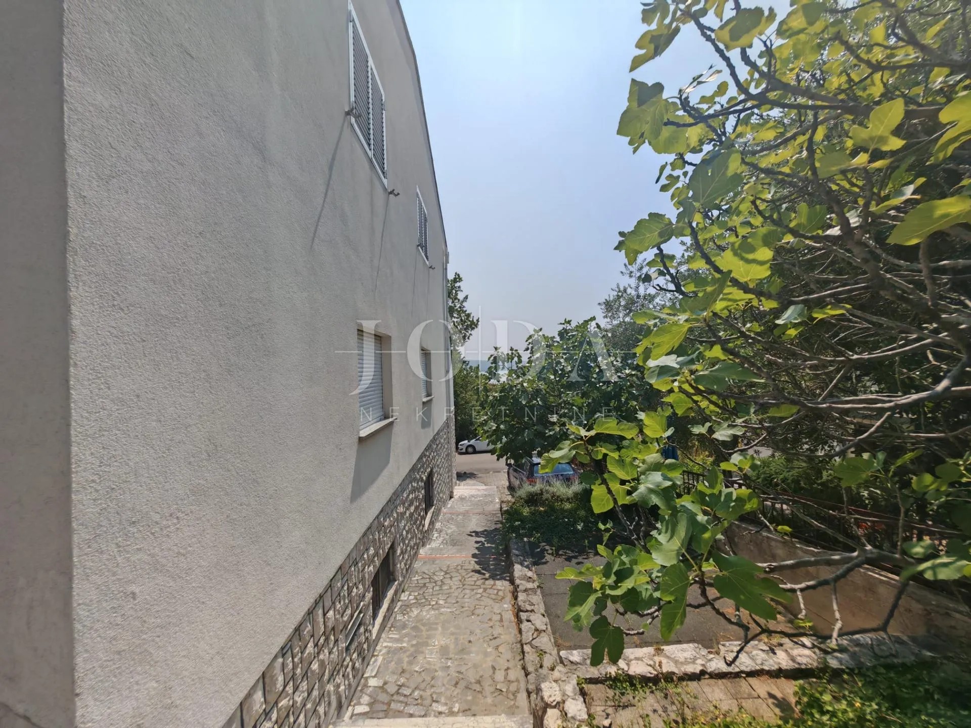 komforan stan 200m od mora - slika 7