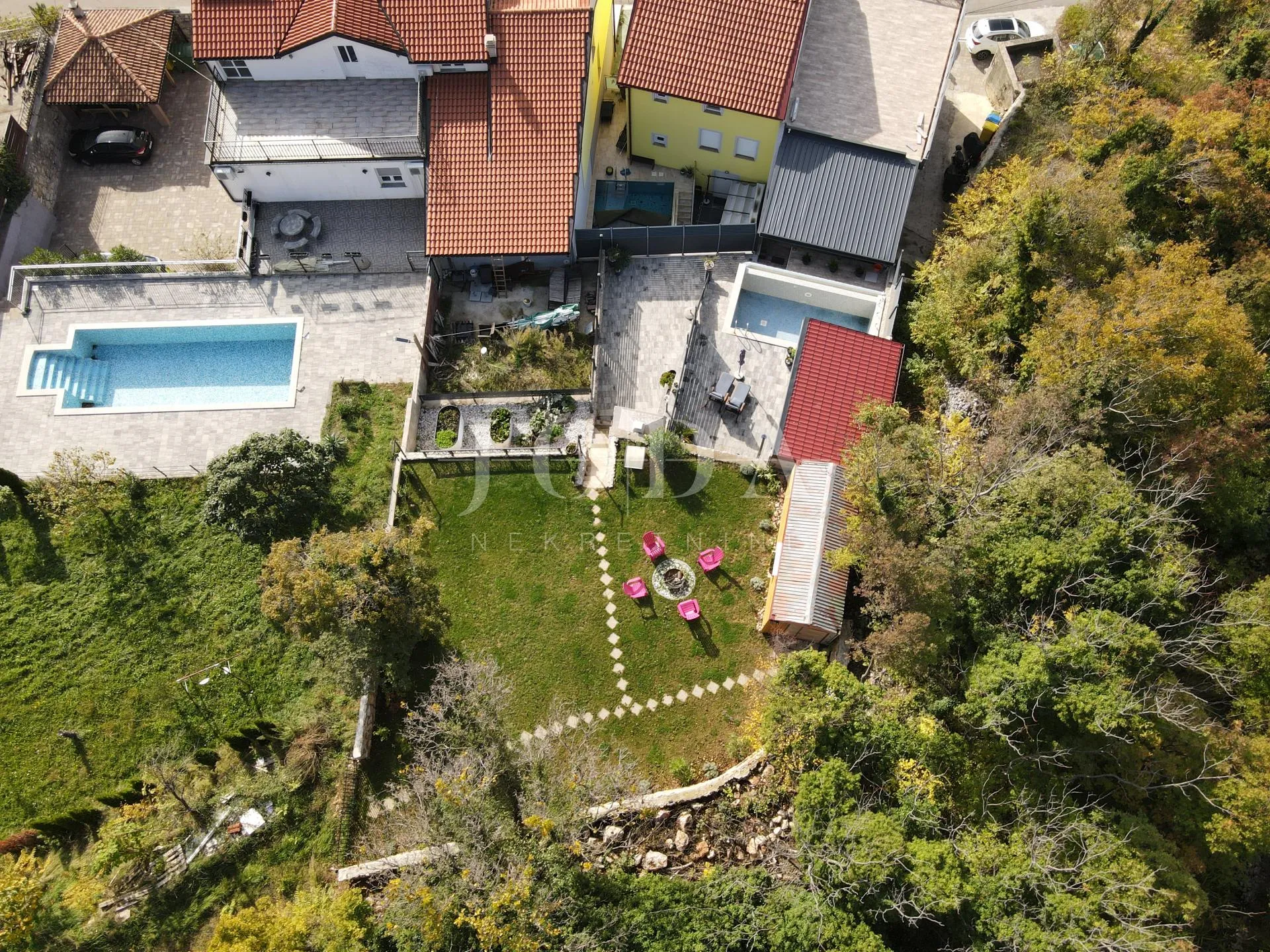bribir kuća sa bazenom - slika 3