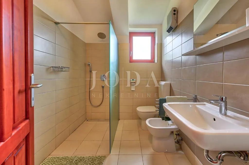 marčana, krnica, kuća s bazenom nedaleko mora - slika 23