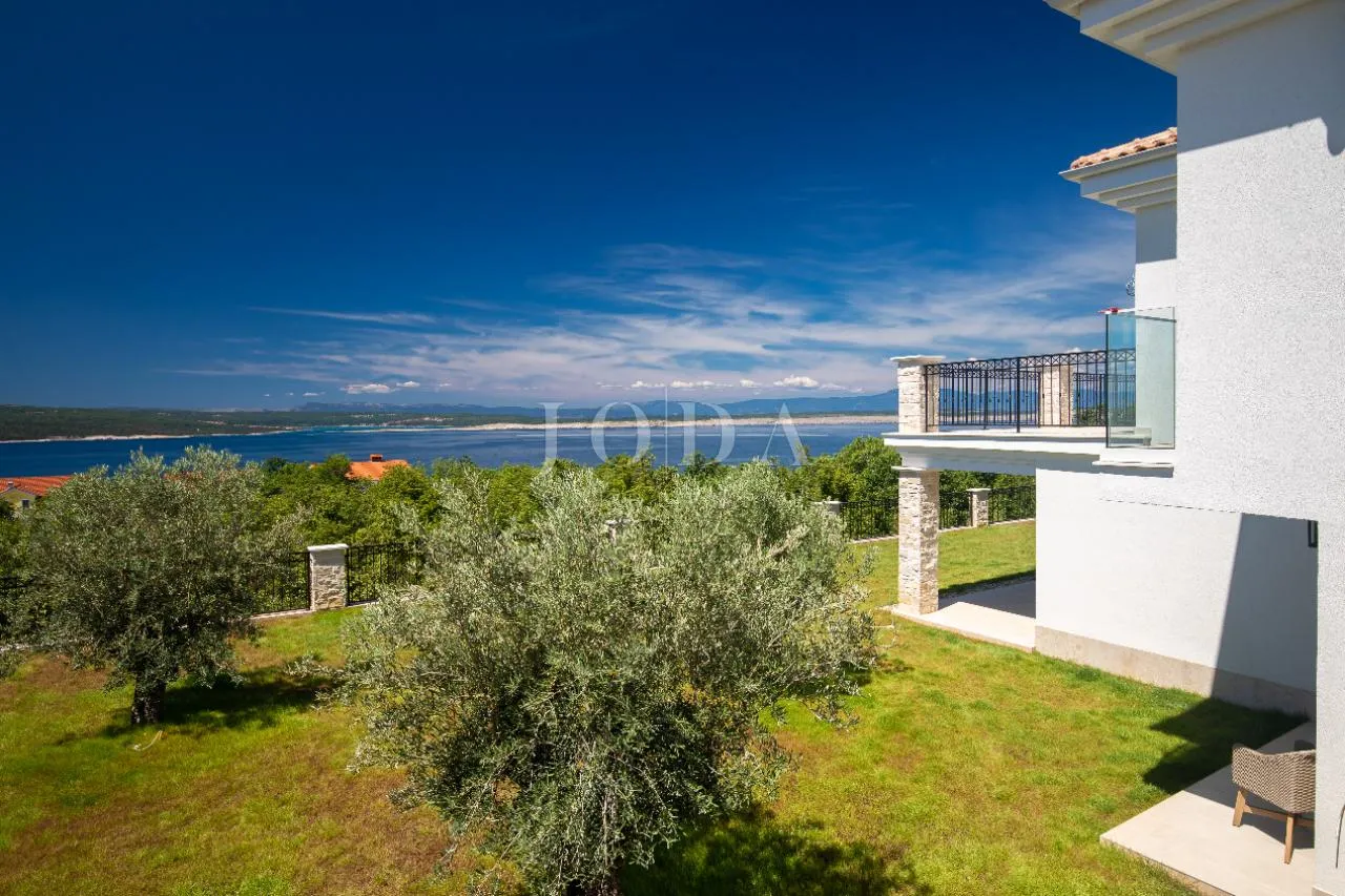 crikvenica vila sa bazenom - slika 5