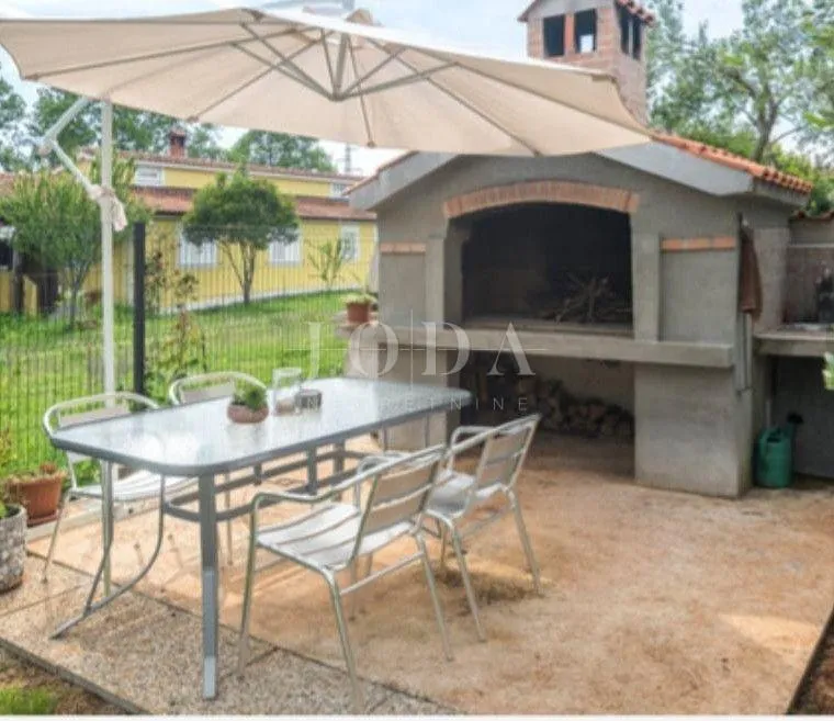 lijepa kuća sa 2stana i 3app,poreč okolica - slika 15