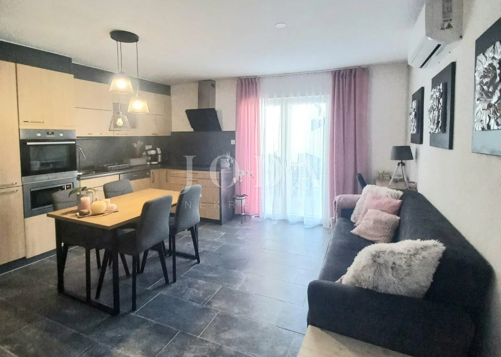 bribir, apartmanska kuća sa bazeom na prostranoj okućnici - slika 12