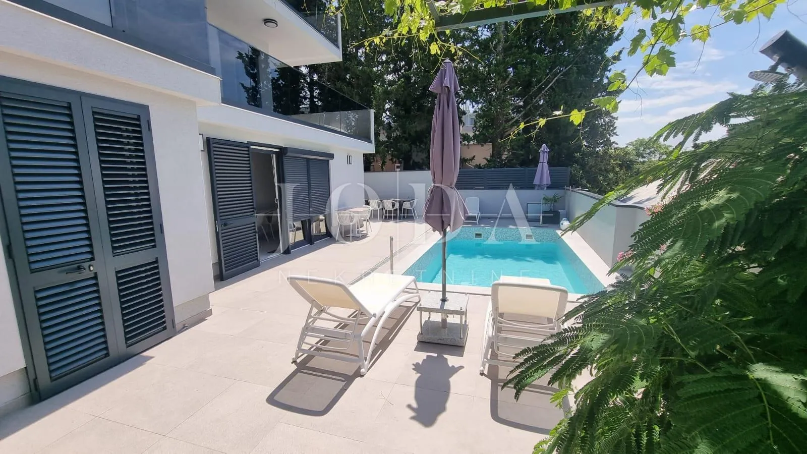 crikvenica, kuća sa osam apartmana - slika 7