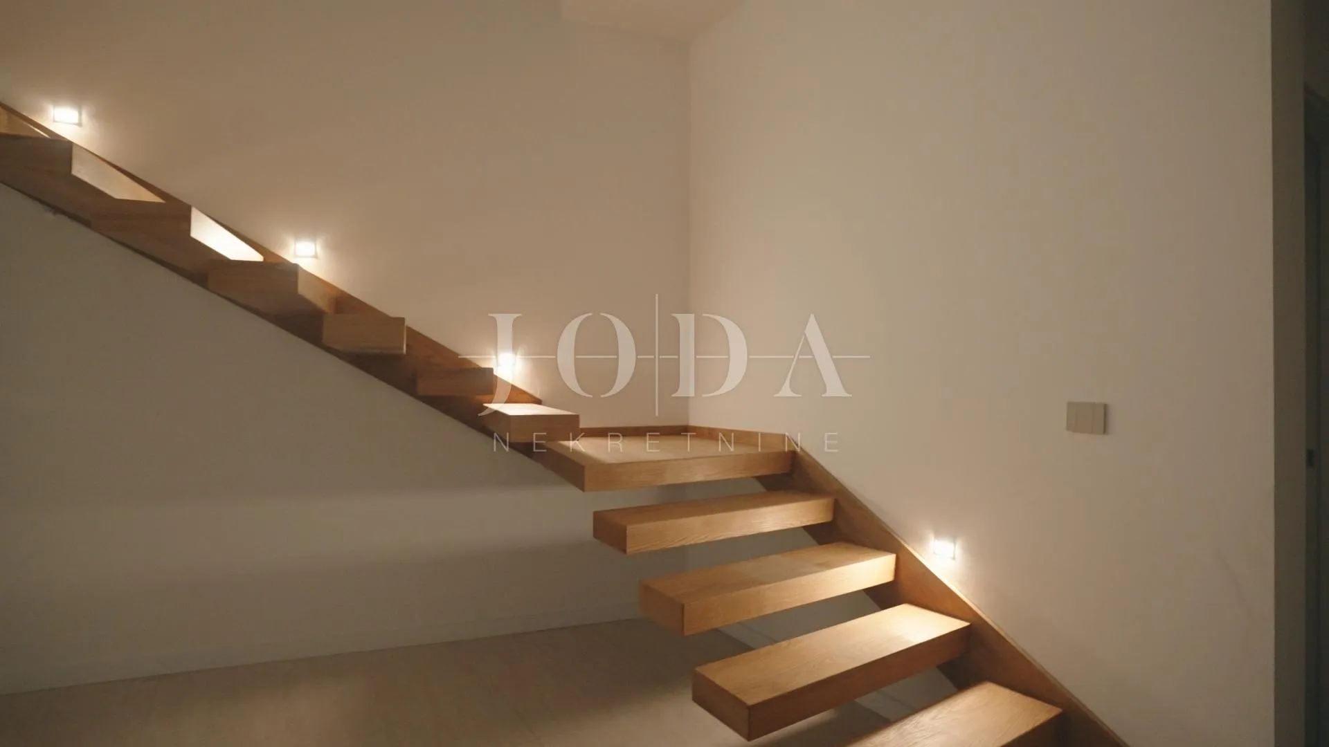 jadranovo kuća iznad mora - slika 93