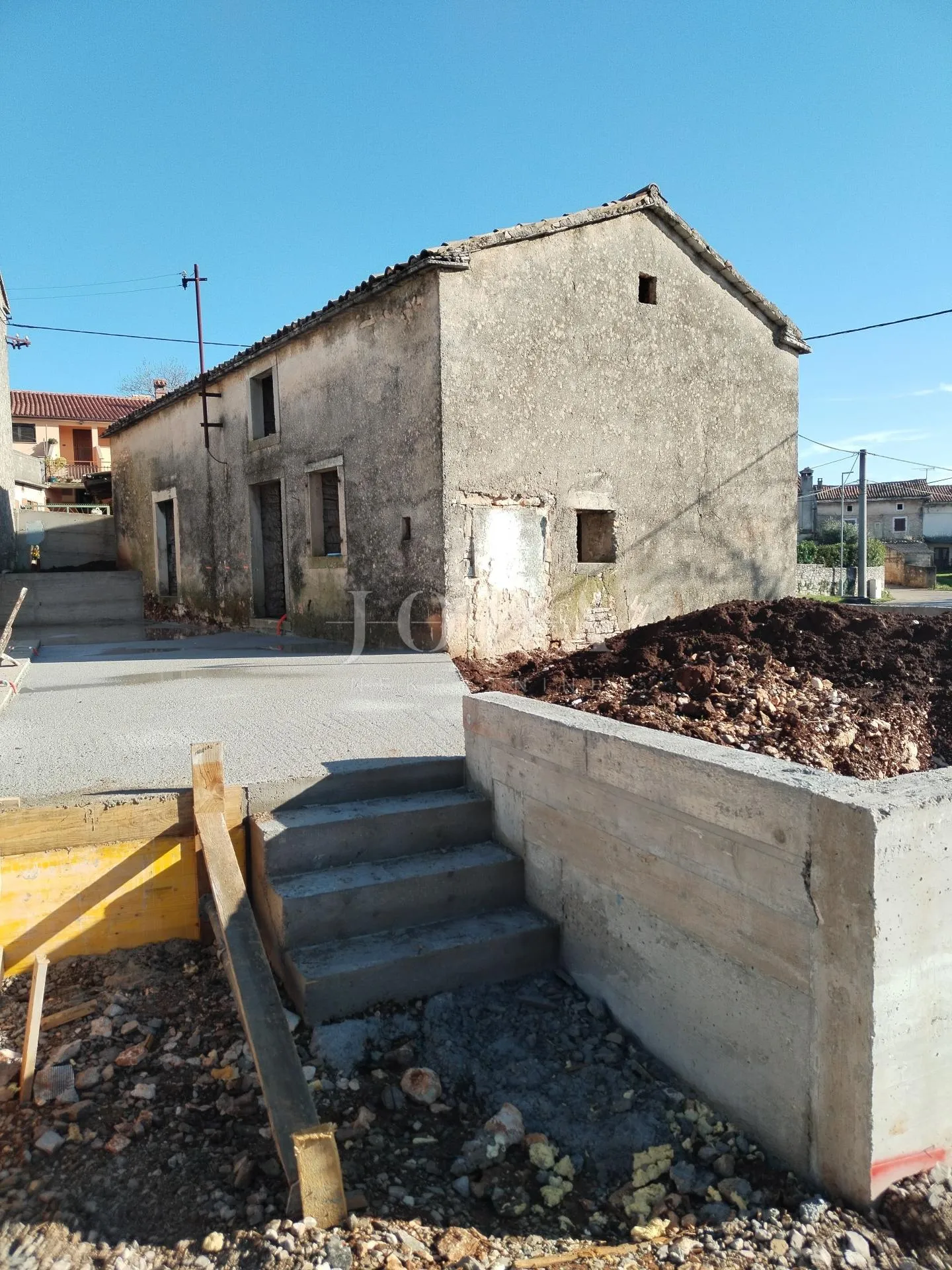 barban, okolica, dvije kuće za adaptaciju sa bazenom - slika 5
