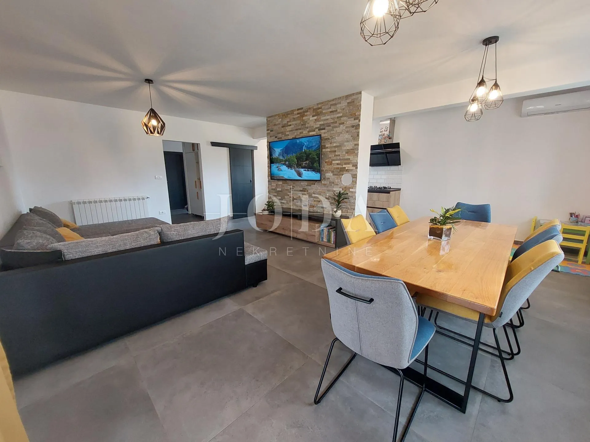 lijepa prizemnica sa prostranom okućnicom 1900m2,labin - slika 5
