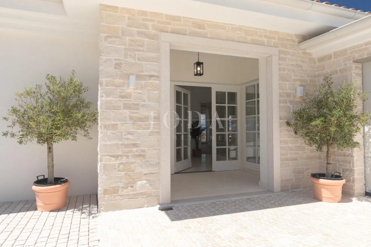 crikvenica vila sa bazenom - slika 8