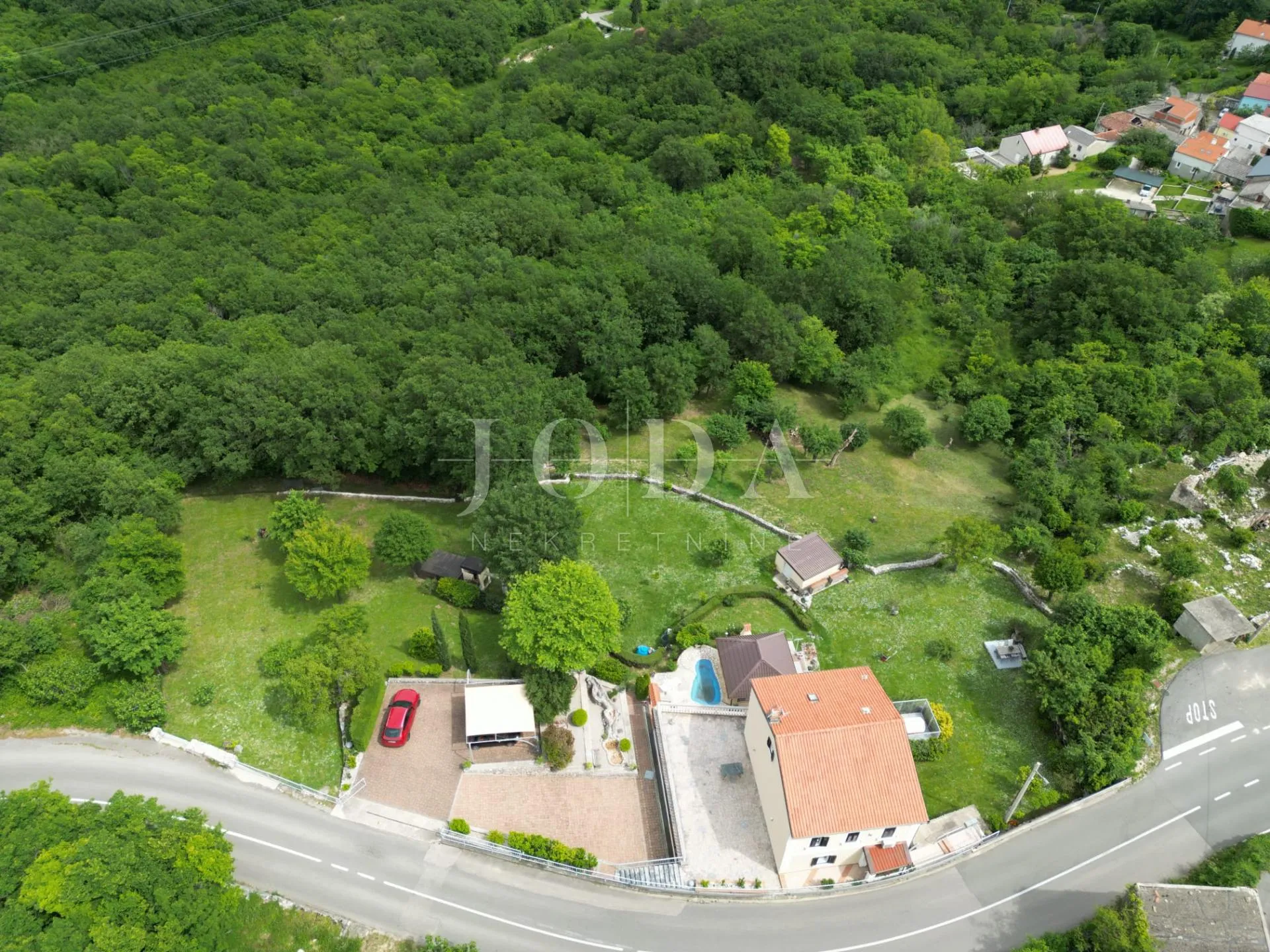 kuća sa 3000m2 zemljišta - slika 9