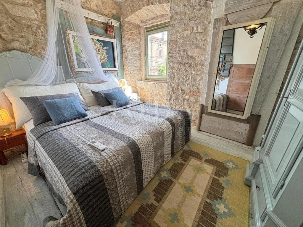 krnica, renovirana kamena villa sa bazenom - slika 20