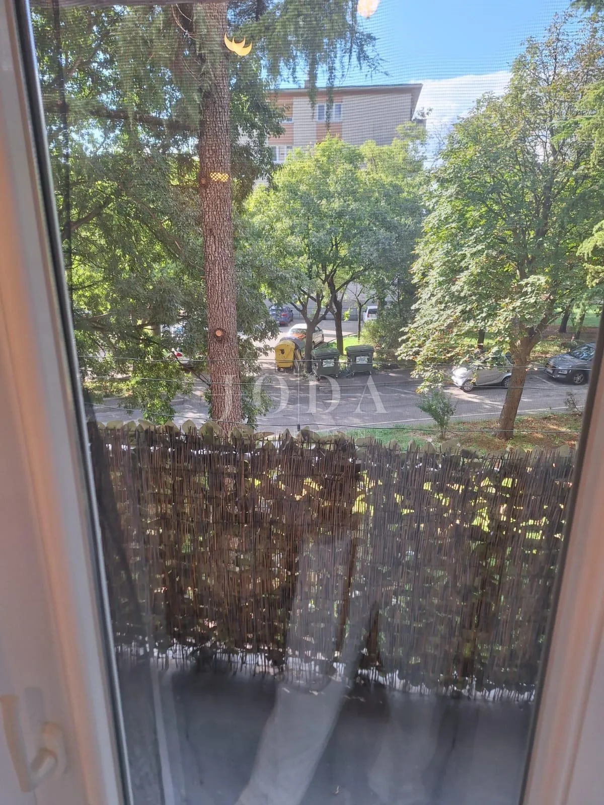 rijeka - uređen i namješten 2-sobni stan s loggiom – mirna ulica, blizina kampusa - slika 6