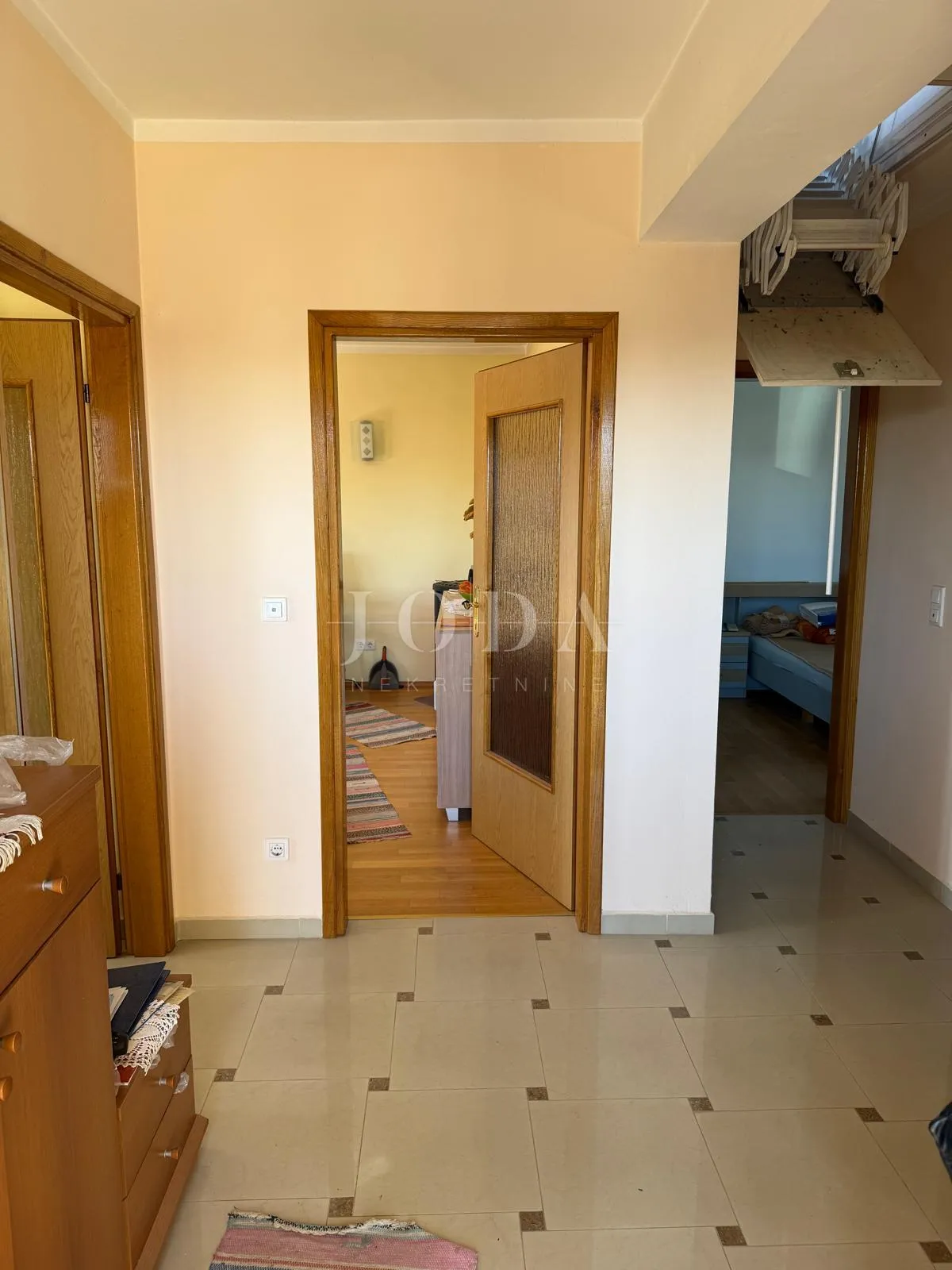 dvojna kuća s poslovnim prostorom i garažom - slika 11