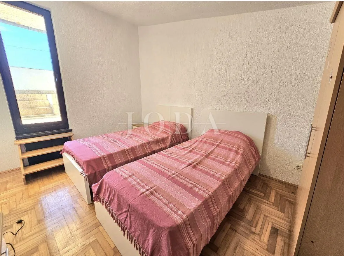 ližnjan, kuća sa tri stambene jedinice - slika 42