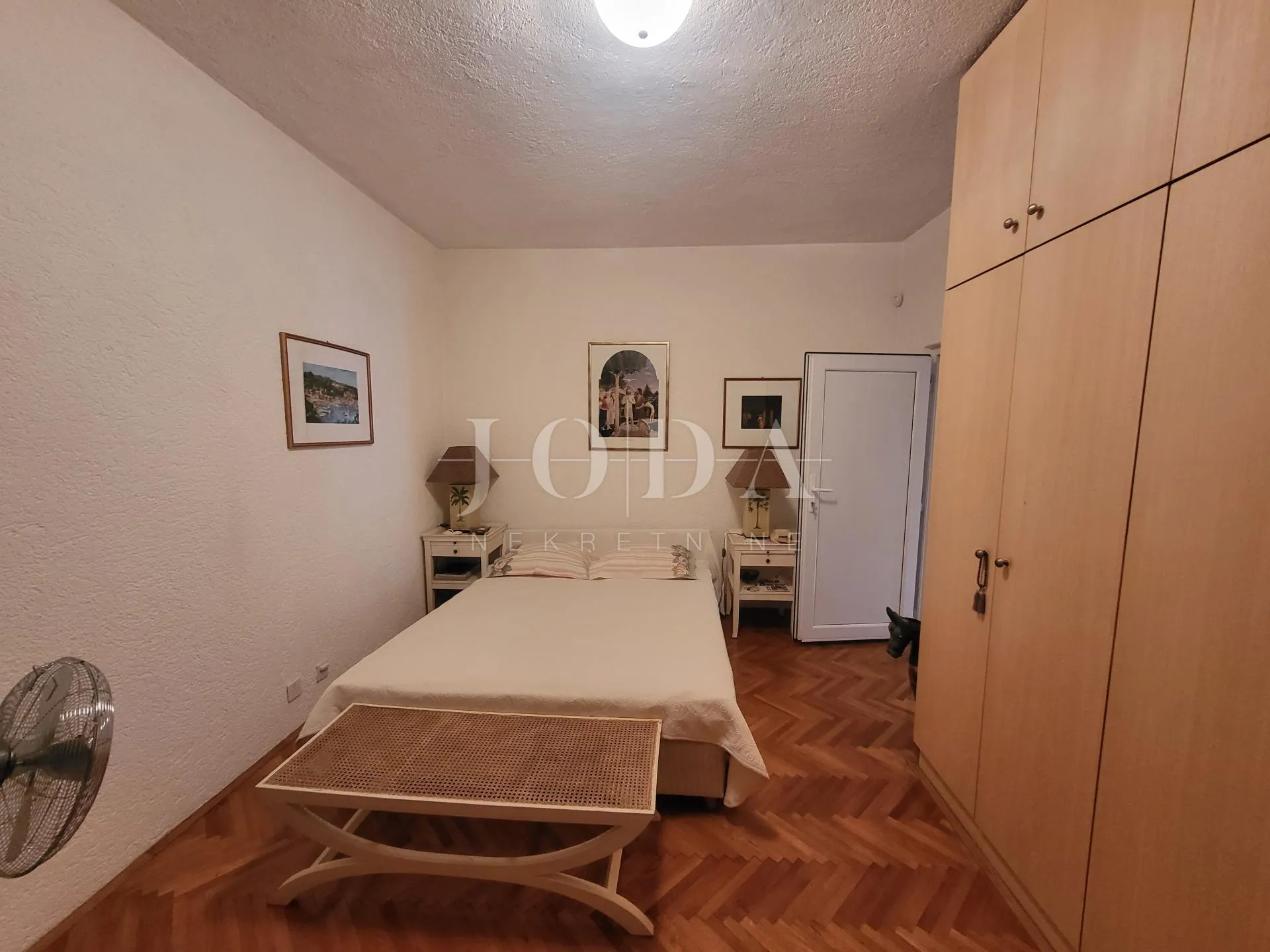 2 vile s bazenom + poslovni prostor na jednoj parceli od 2.700 m2 - slika 36